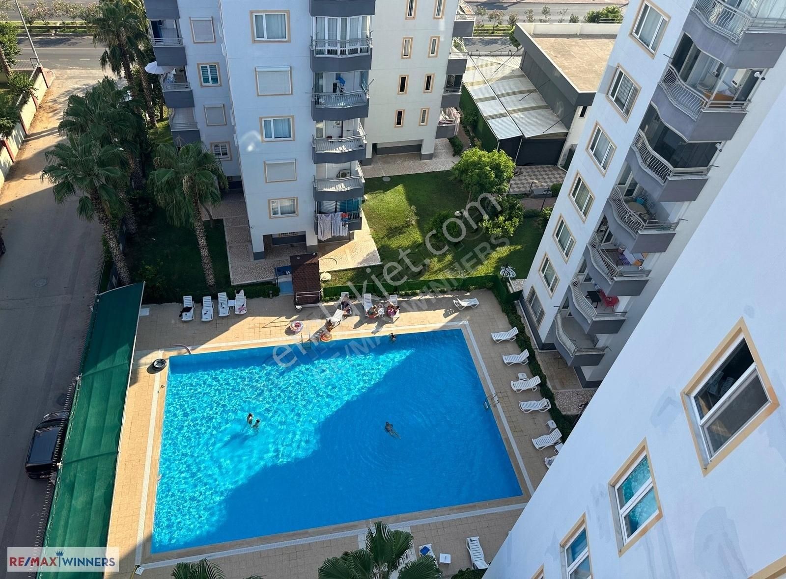 Havuzlu Ve Deniz Manzaralı Site İçi Eşyalı Kiralık