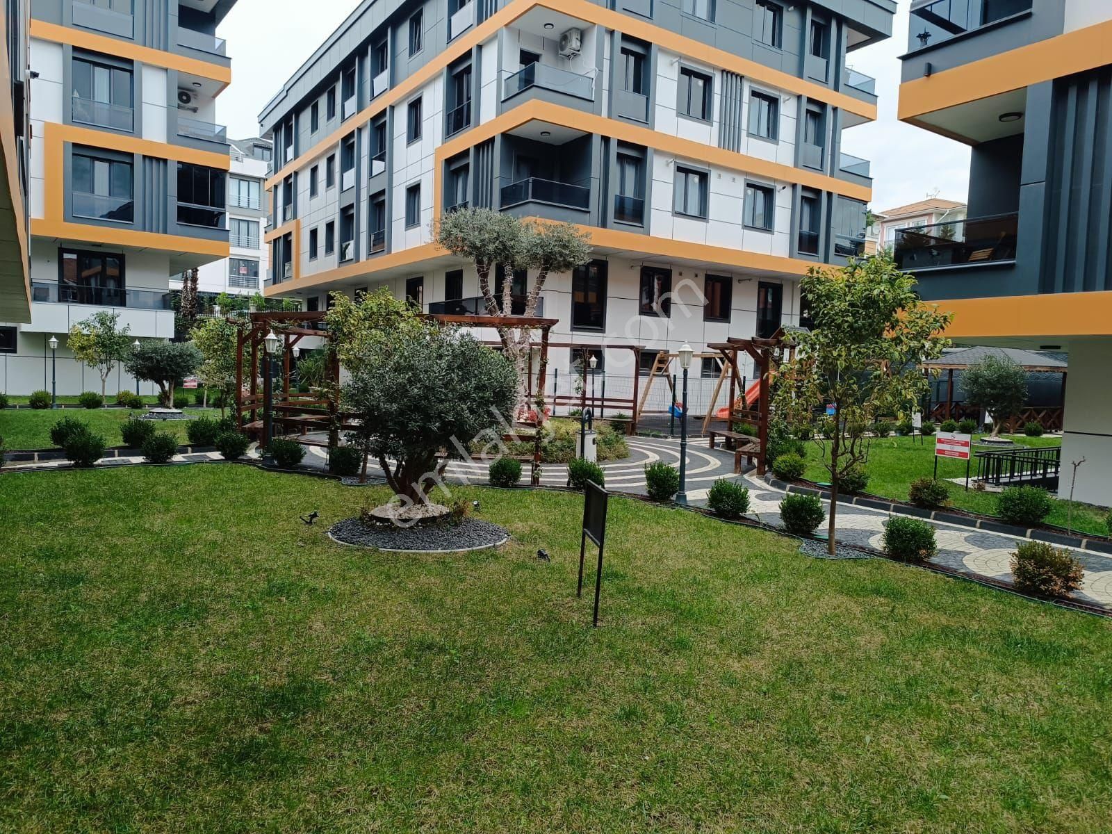 Kavaklı'da Güvenlikli Site İçinde Yeni Bina Yeni Eşyalı Kiralık Full Eşyalı 3+1 Daire
