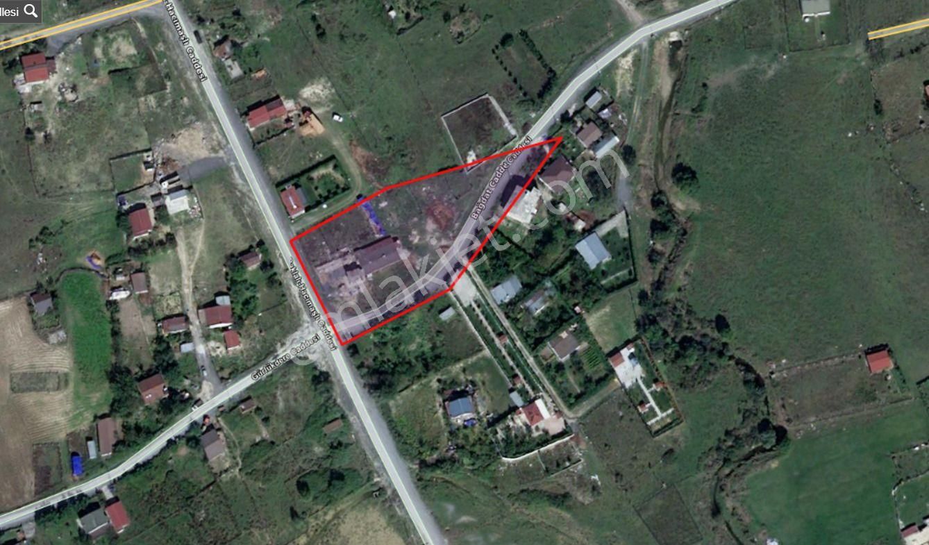 Tapar'dan Tayakadın Türkköşede 204m2 Hisseli Tarla