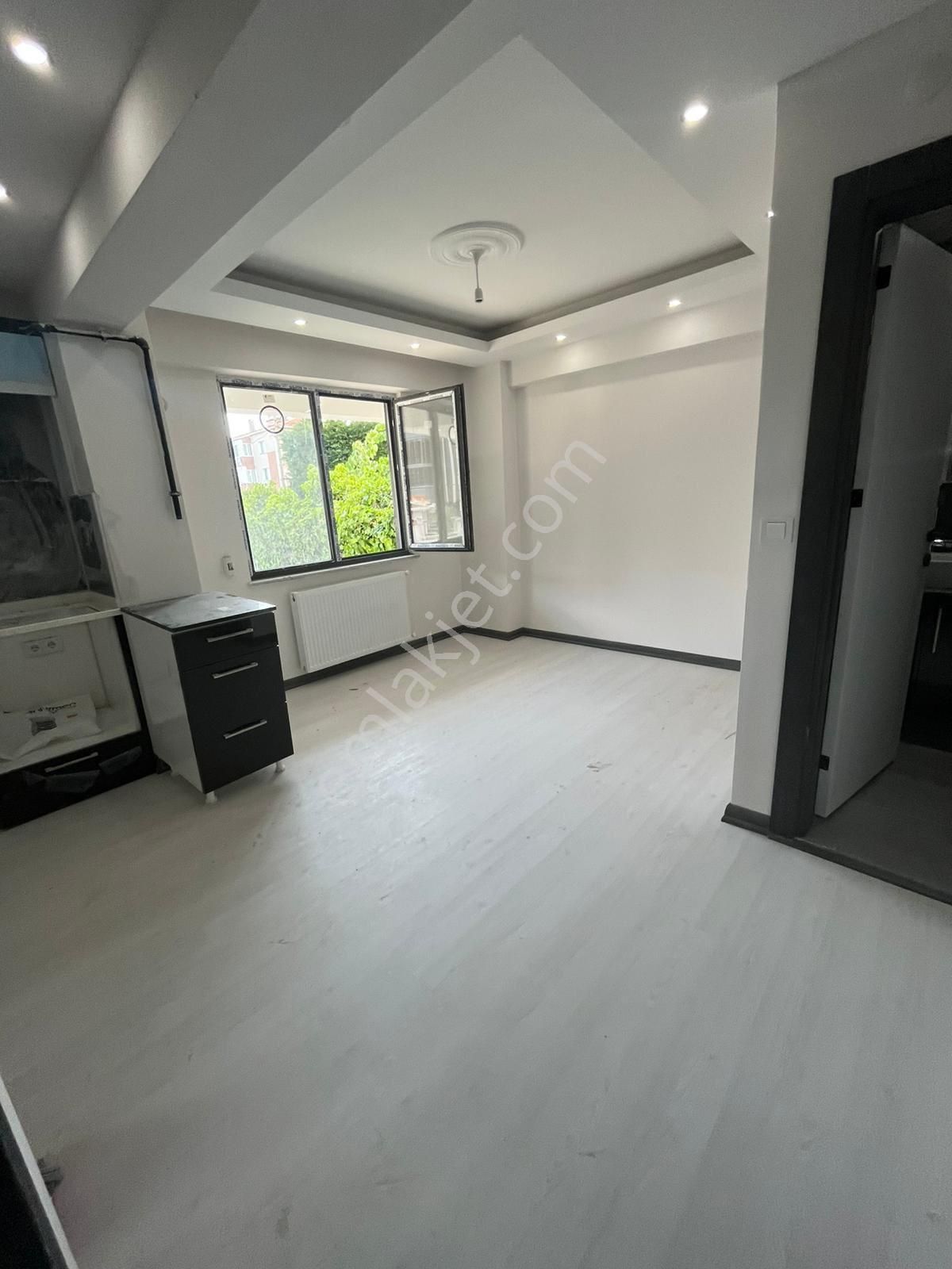 Çorlu Zafer Mahalesinnde Kiralık Sıfır 1+1 Daire