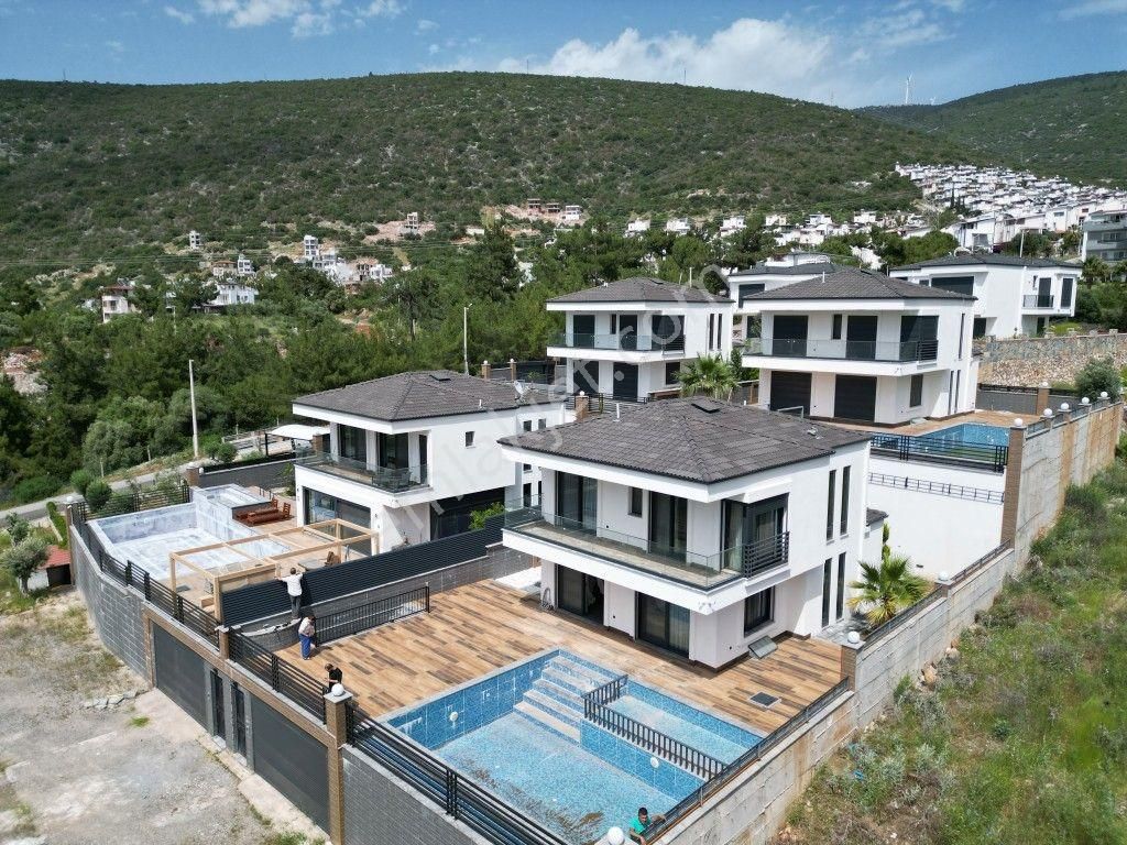 Didim Akbük’te Orman Ve Deniz Eşsiz Manzaralı Lüks Villa - Görsel 35