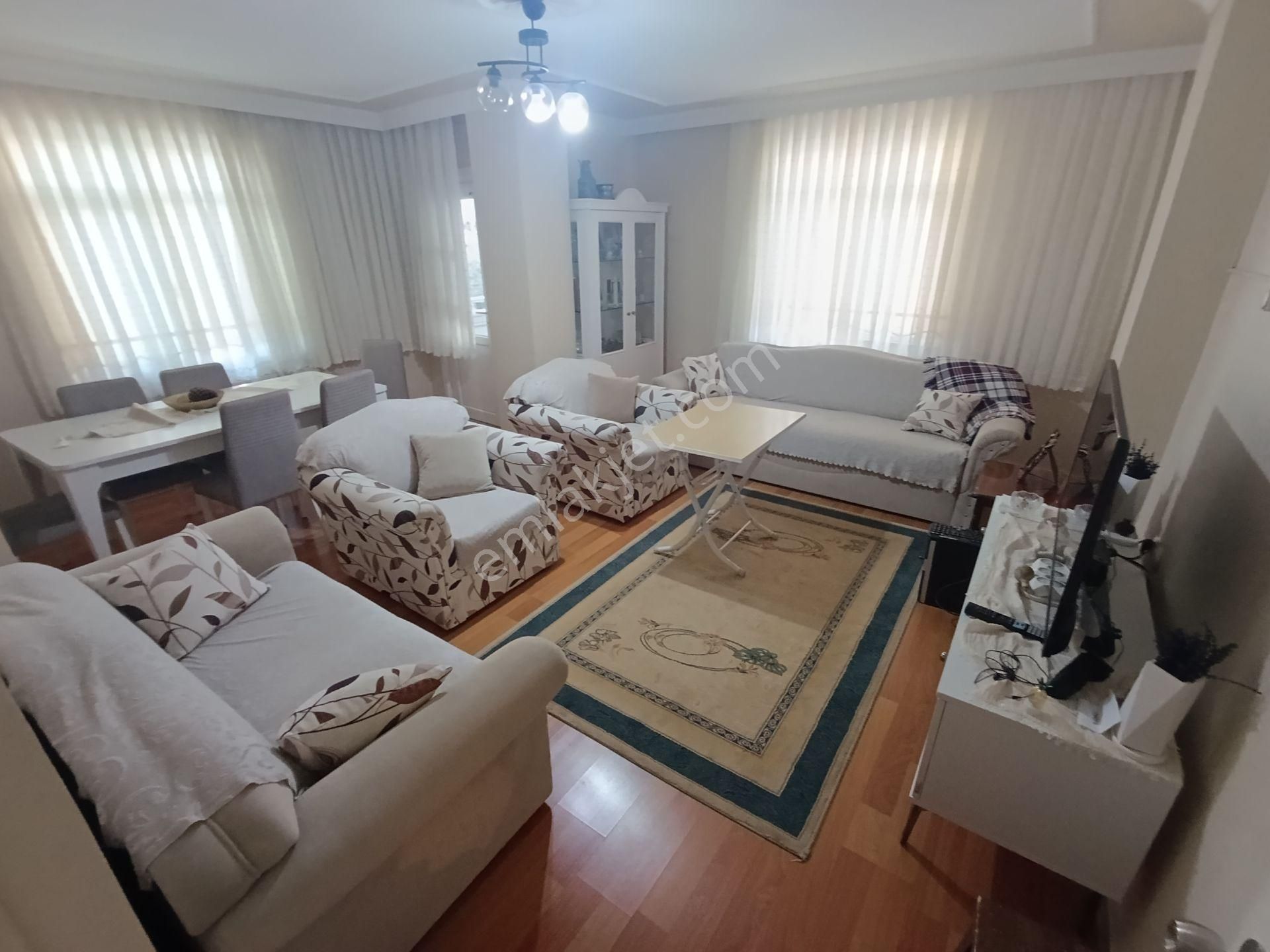 Pendik Güzelyalı Merkezde Satılık Y E-5 Yakın Kredili 3+1 115m2 Asansörlüdaire