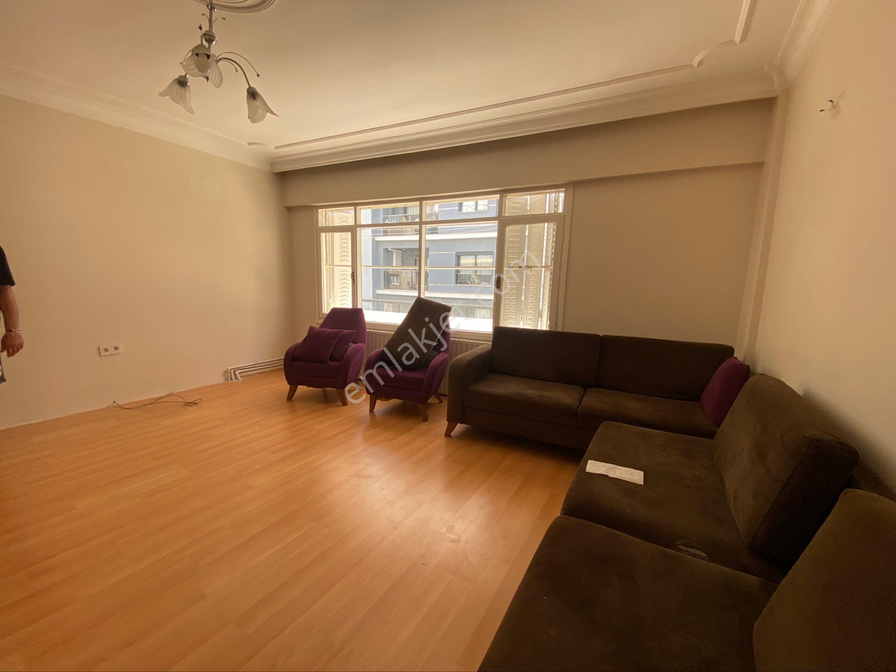 Ordu Cad.yakını Güneş Alan Geniş Balkonlu Doğalgazlı 150m² 3+1 Daire