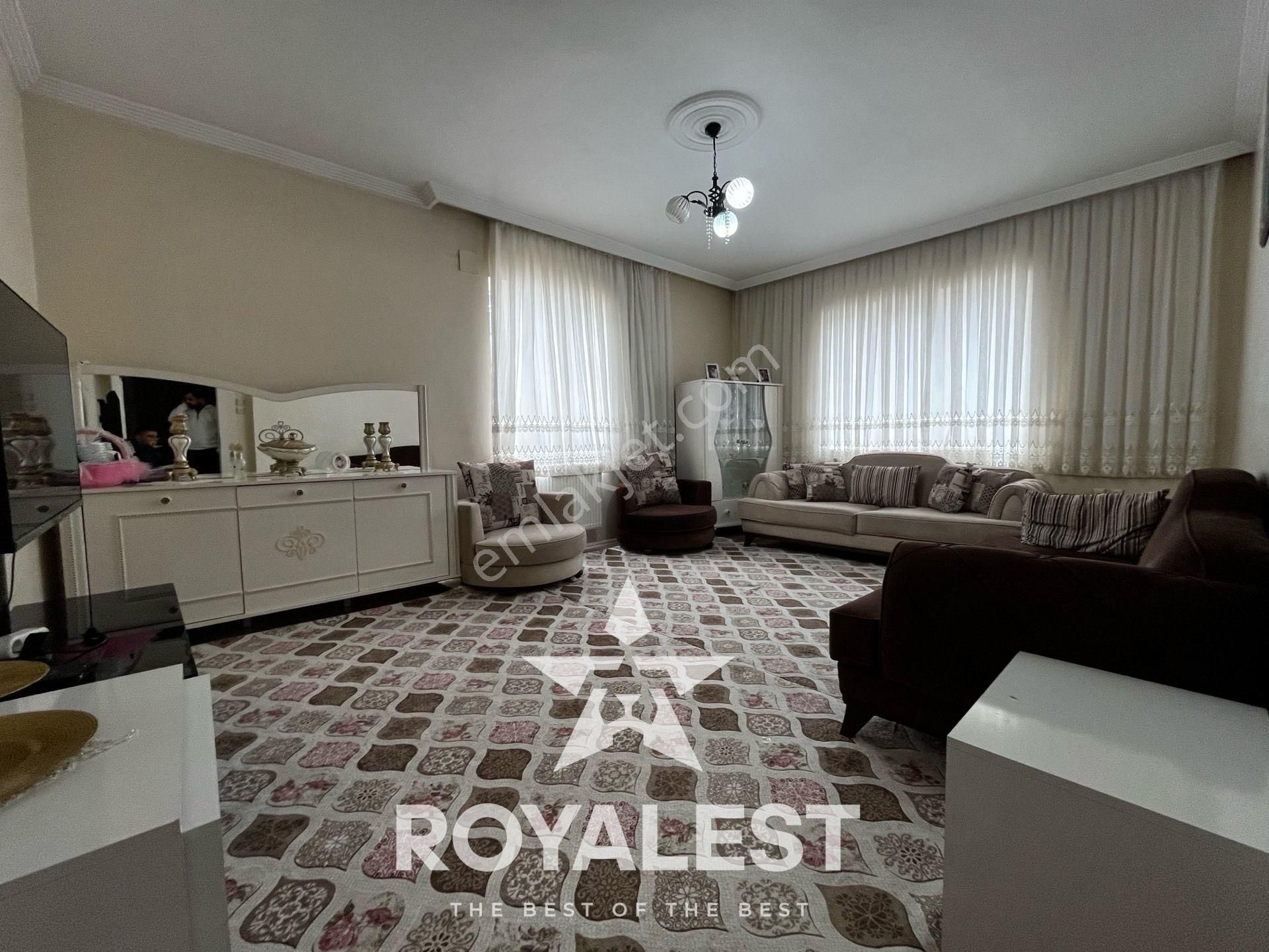 Royalest'ten Tramvaya Sıfır Site İçi Çift Balkonlu Geniş 2+1