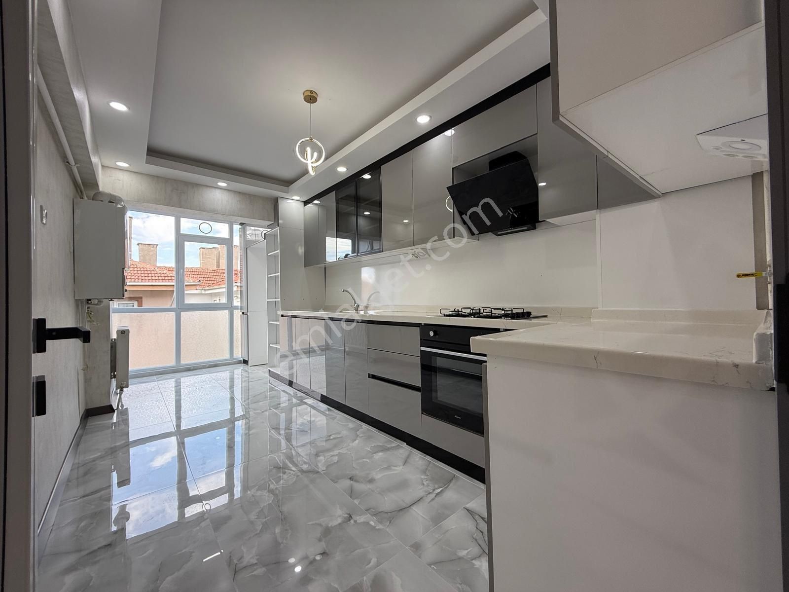 ***selçuklu Mahallesi'nde Katta Full Yapılı Ultra Lüx 3+1 Daire***
