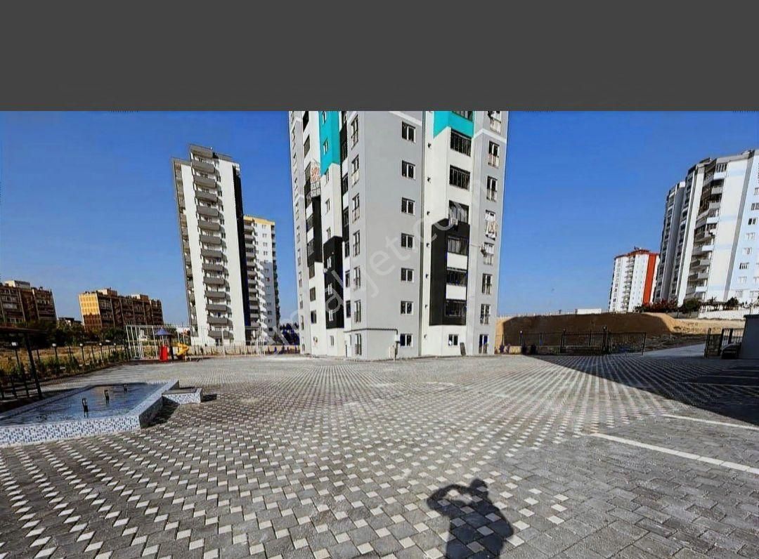 Osmangazi Mahallesinde Site İçerisinde 2+1 Hasarsız İskanlı Satılık Daire
