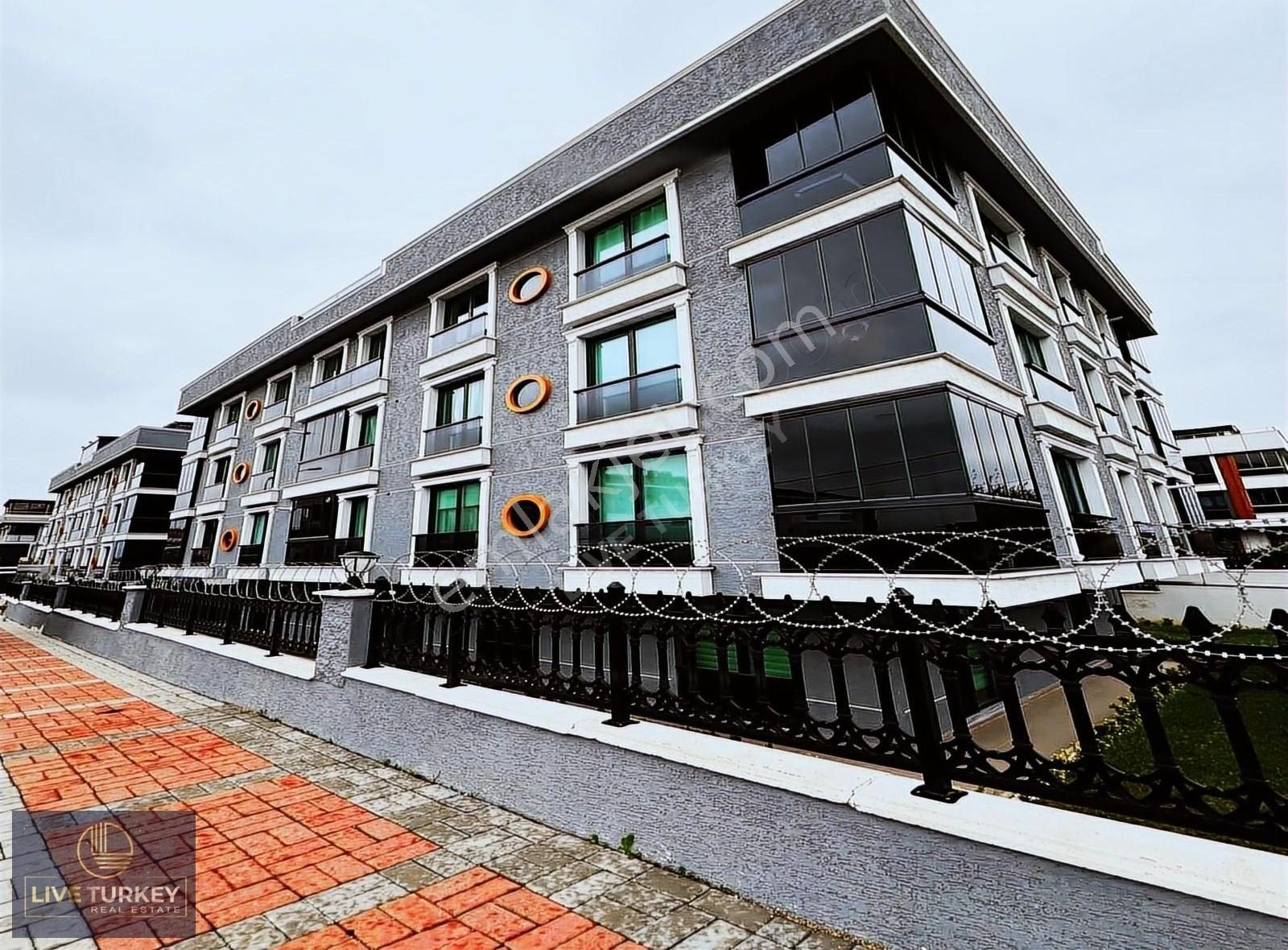 Beylikdüzü'nün En Nezih Lokasyonu West Marine Komşu 3+2 Dubleks !!