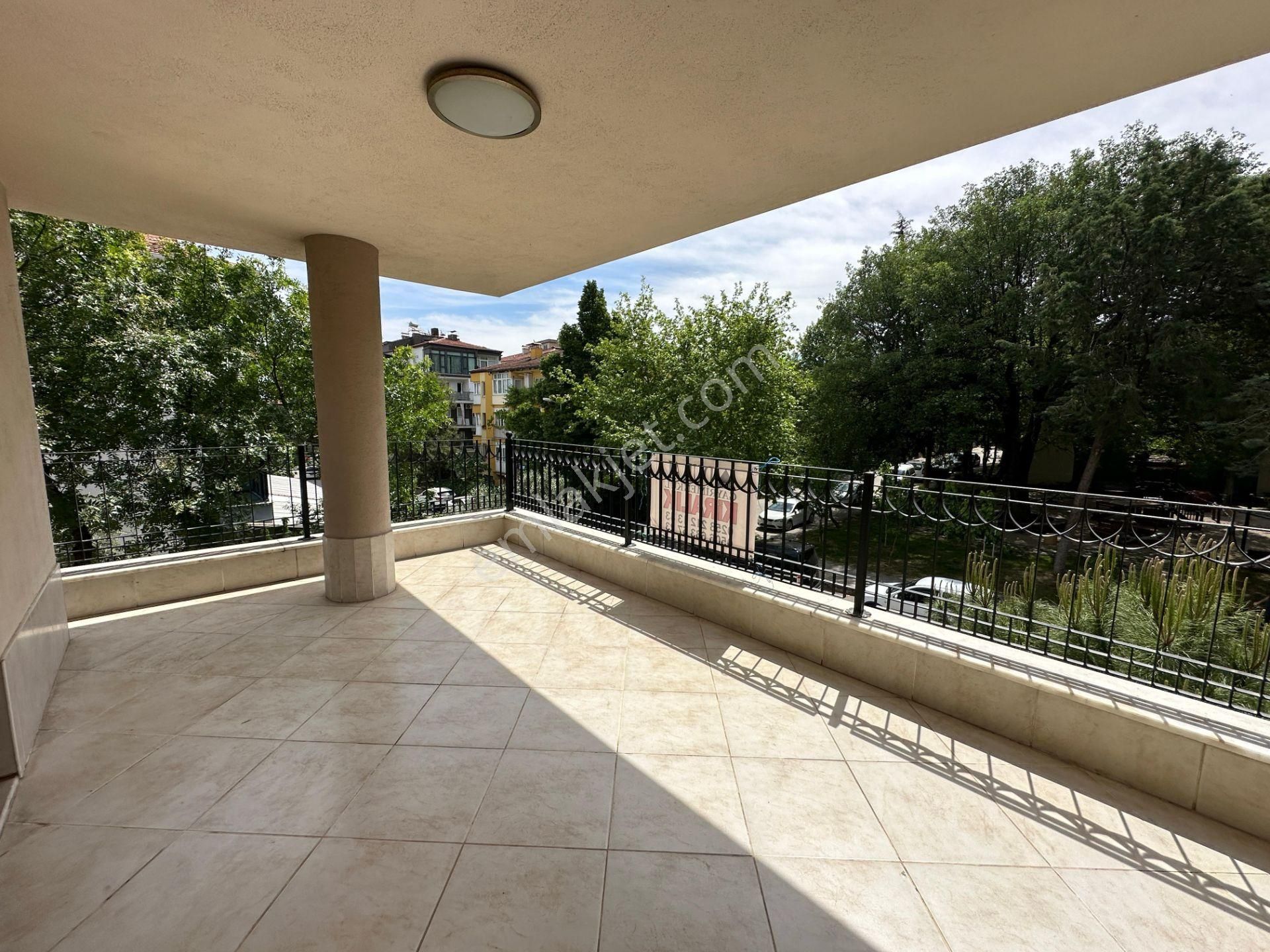 Dur Al Gayrimenkulden Kınıklı Bursa Caddesinde Kiralık Daire
