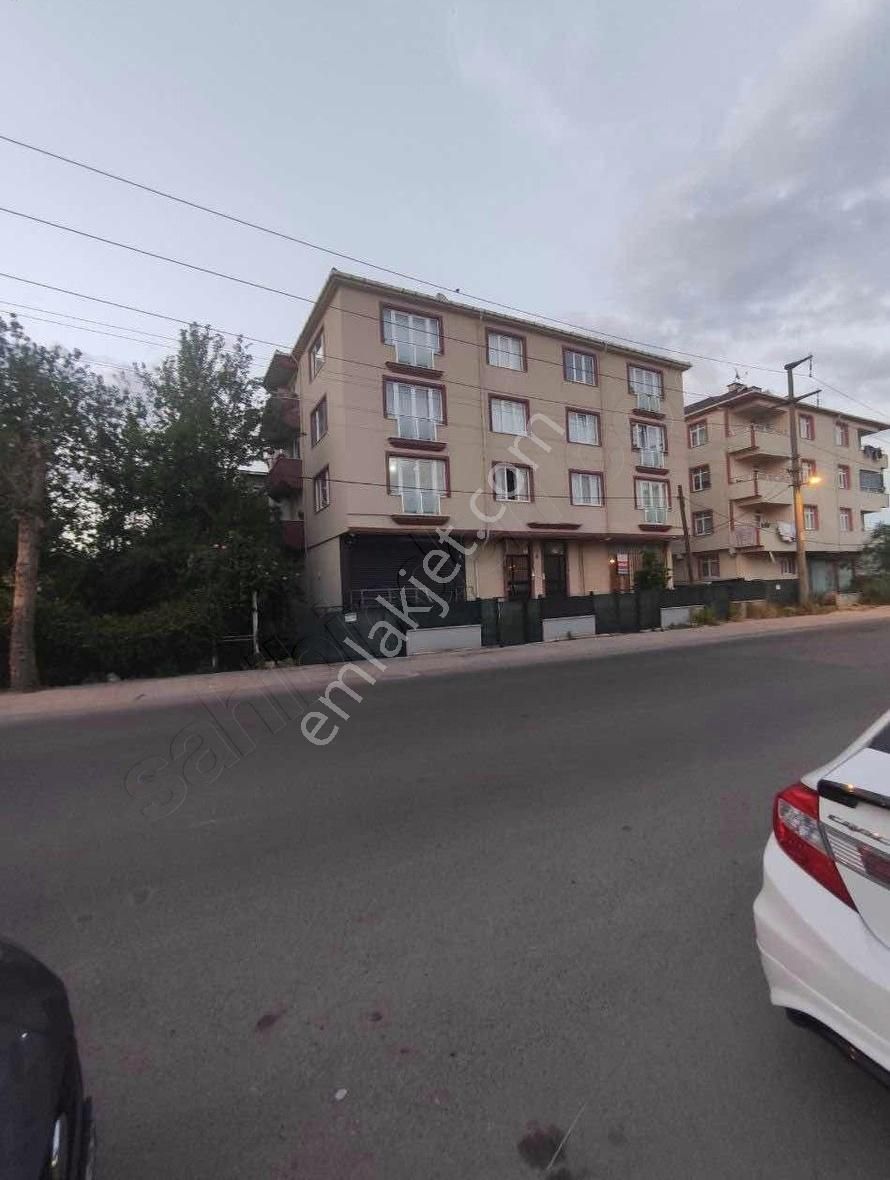 Hatipte Güzel Konumda 127 M2 İskanlı 3+1 Daire