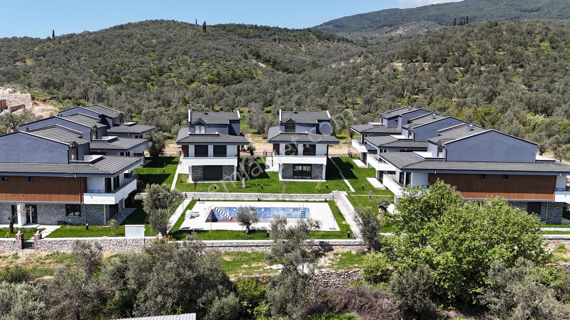 Balıkesir Güre'de Satılık Havuzlu 3+1 Sıfır Villa