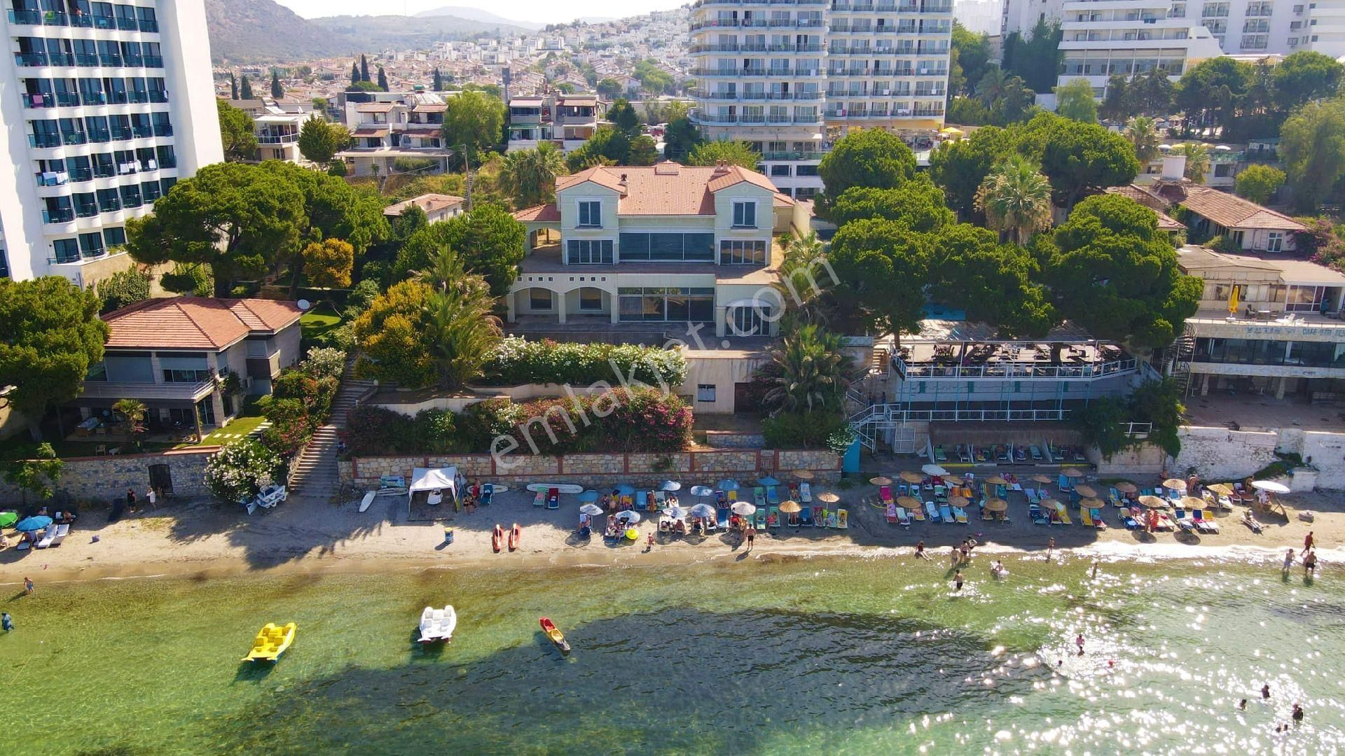 Kuşadası Denize Sıfır Satılık Malikane Özel Plajlı