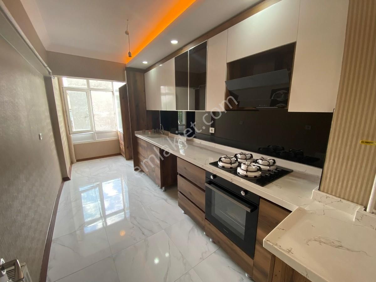 Sincan Atatürk Mah 3+1 Full+full Yapılı Ara Katta Satılık Daire