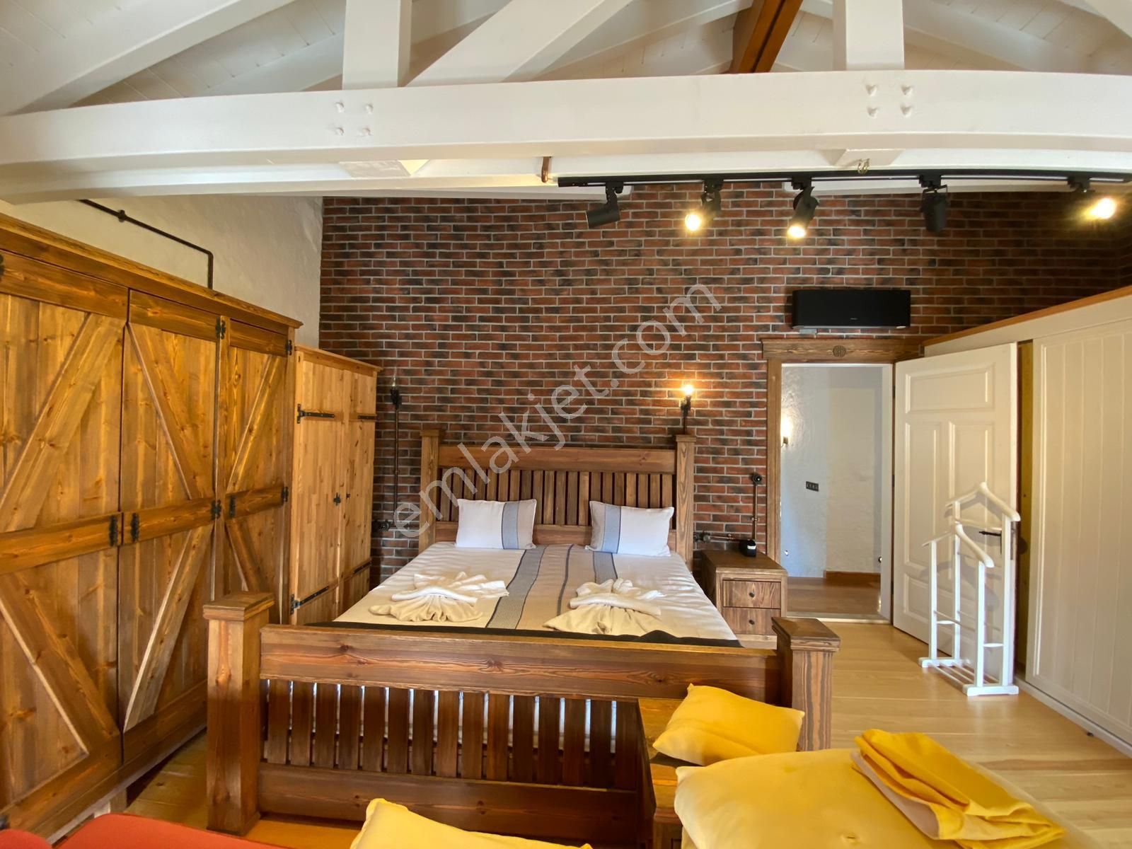 Çeşme Çiftlikköy’de Denize Çok Yakın 650m2 Arsa İçinde 4+1 Satılık Lüks Taş Villa - Görsel 19