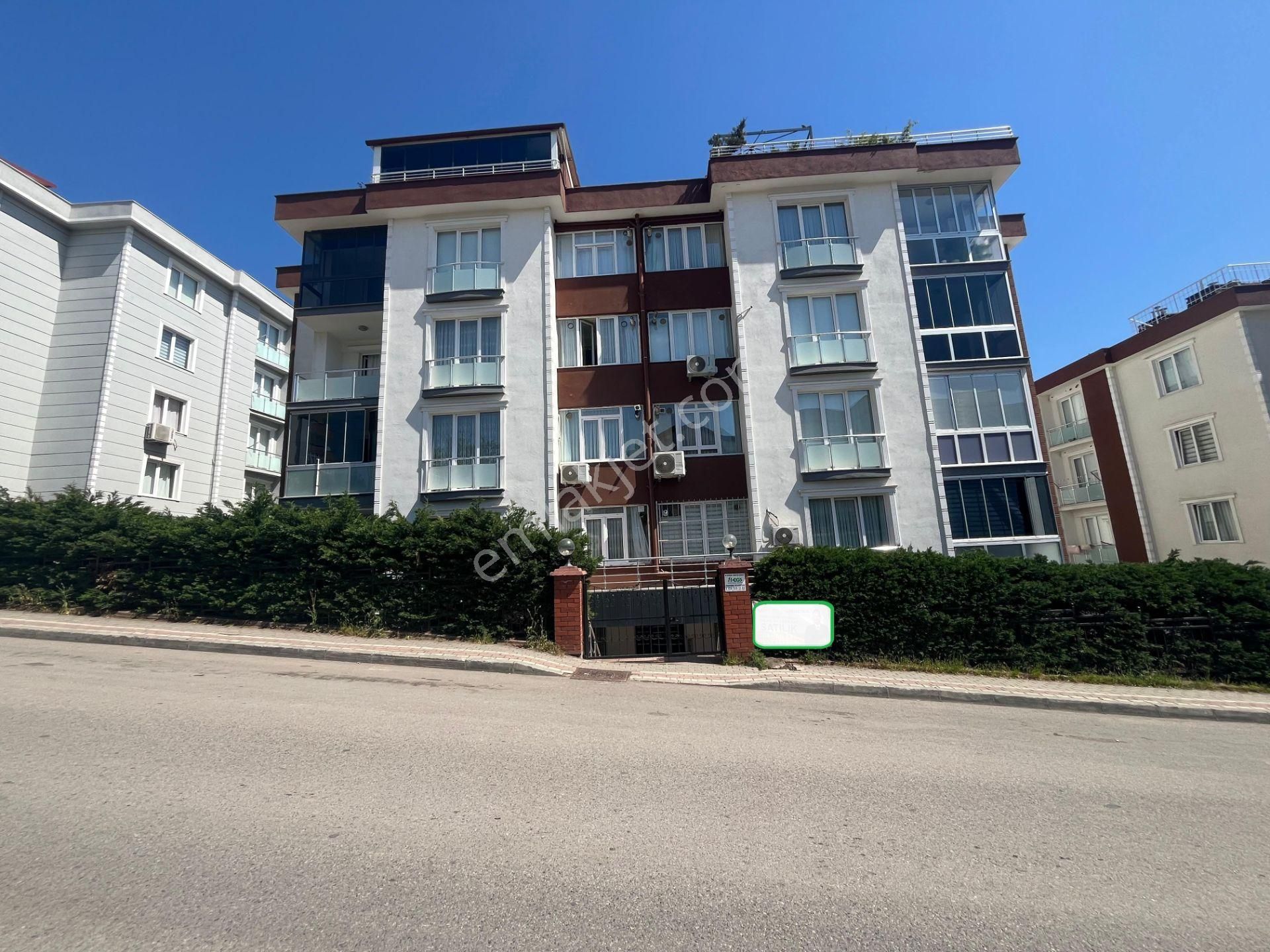 Gebze Barış Mah. Ebeveyn Banyolu Giyinme Odalı 145 M2 Arakat