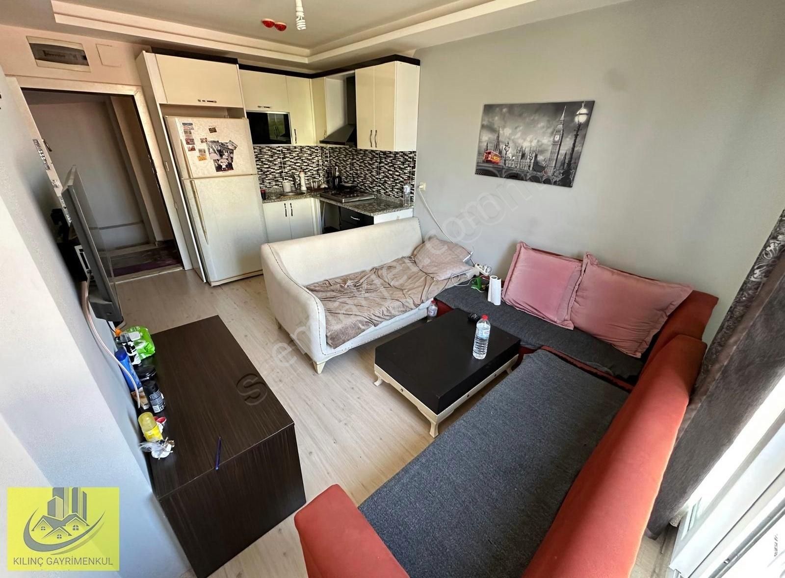 Üniversite Yakını Caddeye 50 Metre De Satılık Eşyalı 1+1 Daire