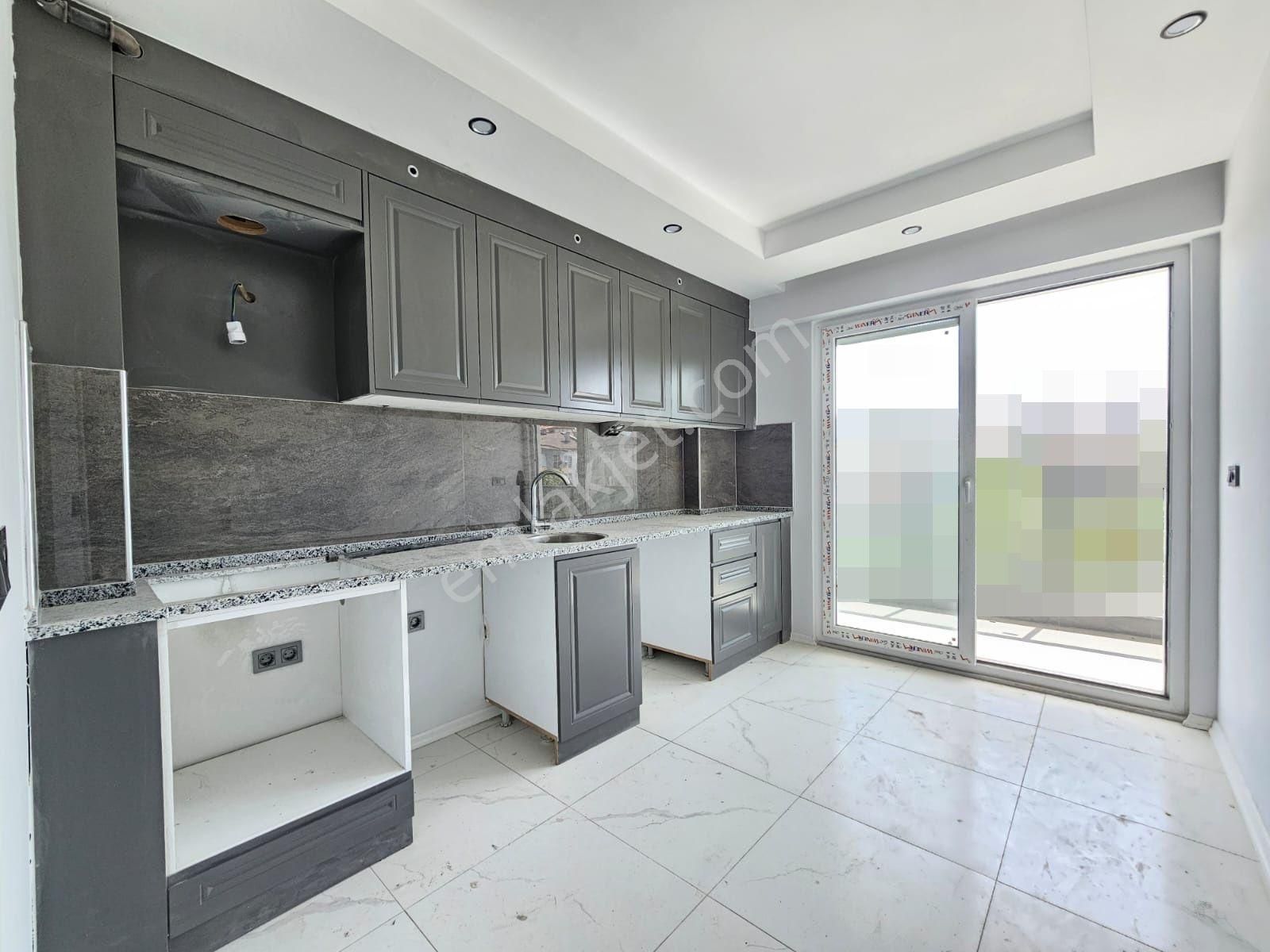 Denizli Gümüşçay'da 2+1 120m2 Cadde Üzeri Mükemmel Konumda Fırsat Satılık Daireler