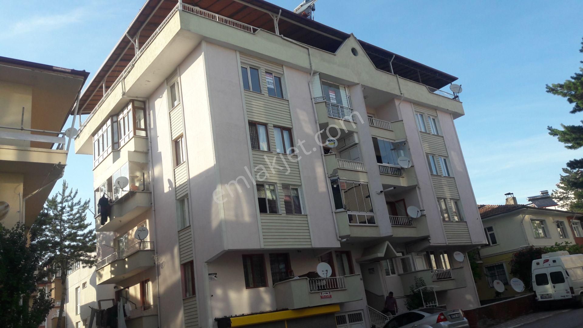 Kümbet Mahallesinde Güzel Konumda 5+1 Satılık Temiz Dubleks Daire