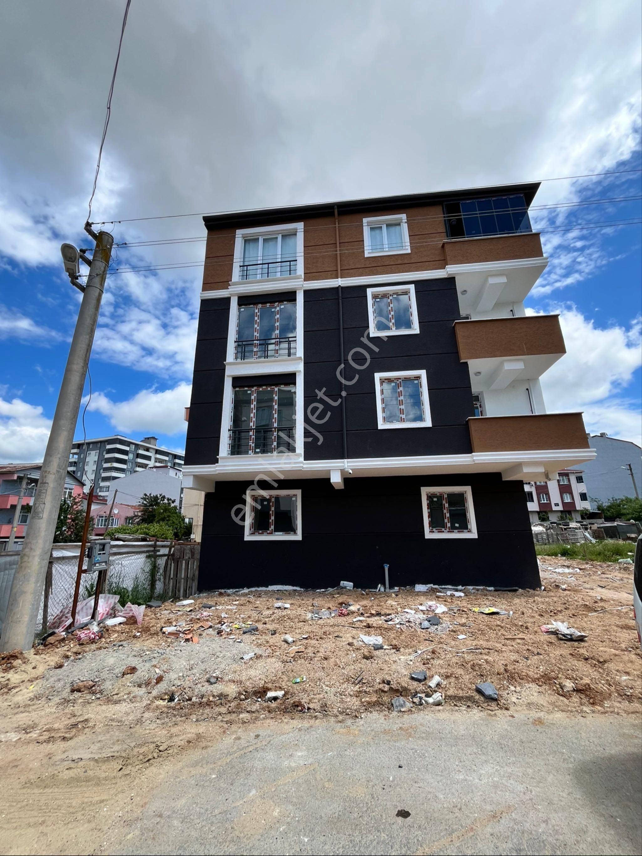 Kapaklı Bahçelievler Mah 2+1 Ara Kat Satılık Daire