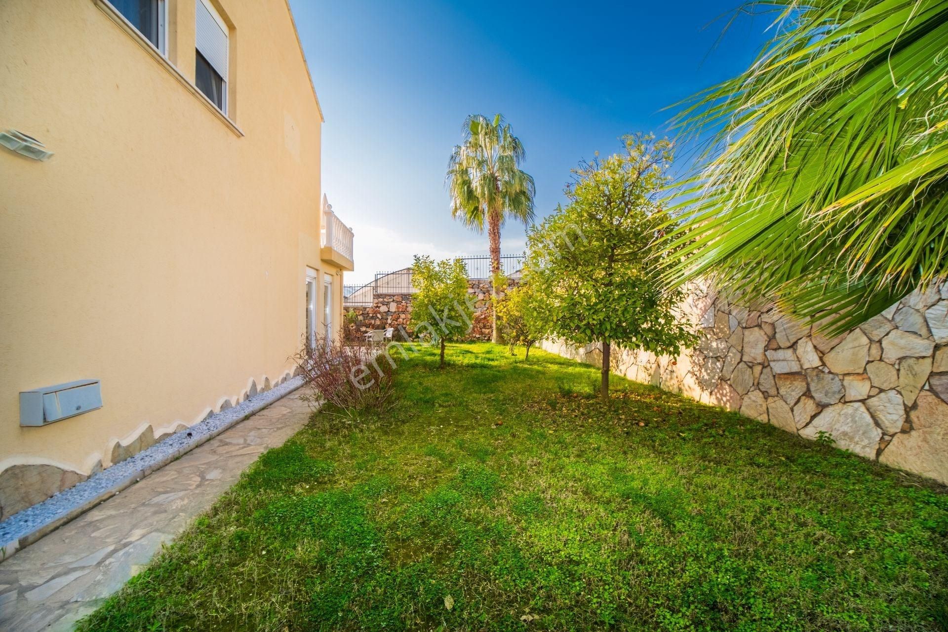 Alanya Konaklı'da Satılık 3+1 Müstakil Villa 618 M2 Arsa İçerisinde