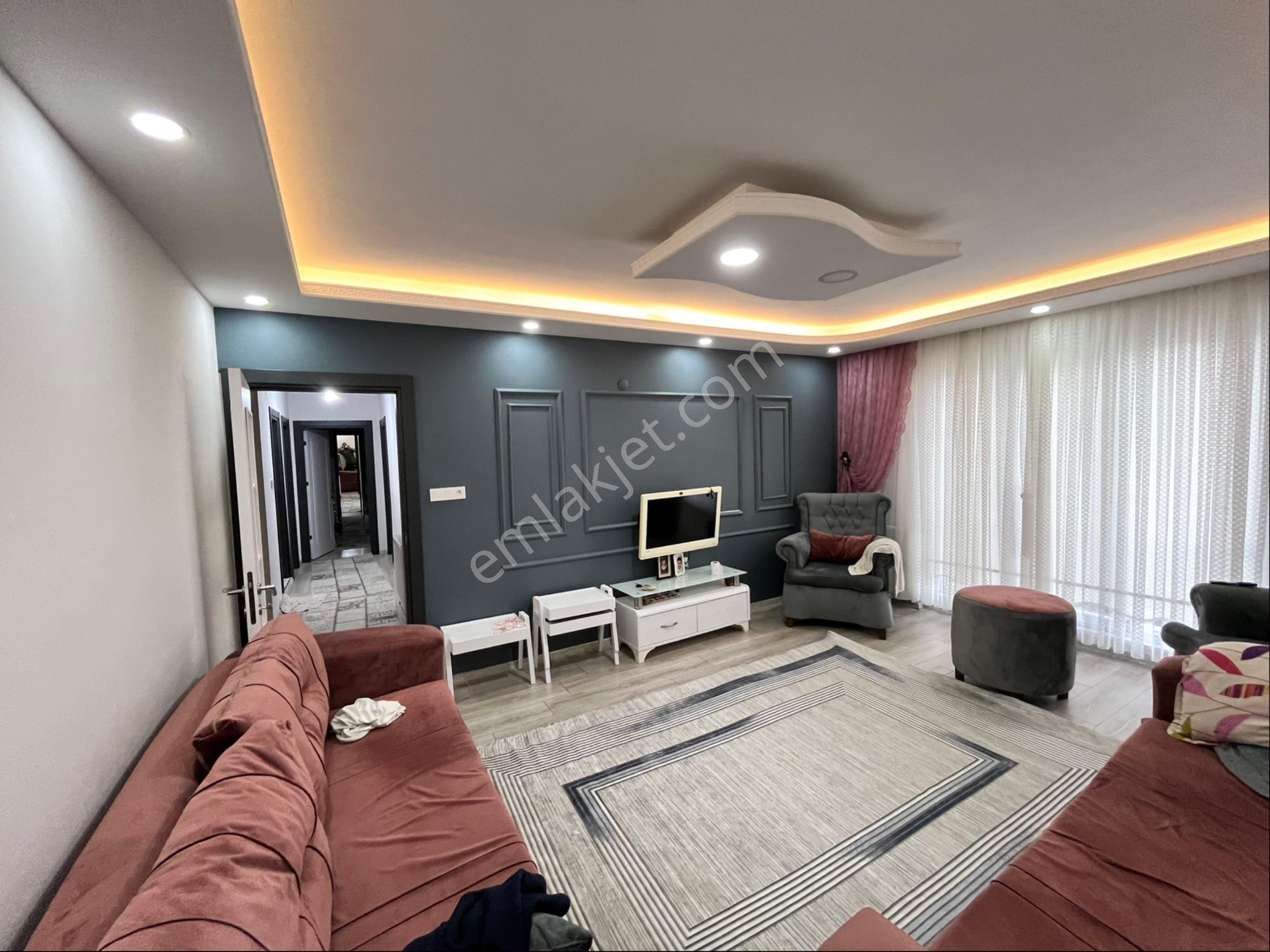 Acil Satılık 3+1 Merkezi Konumda Ara Kat Lüx Daire