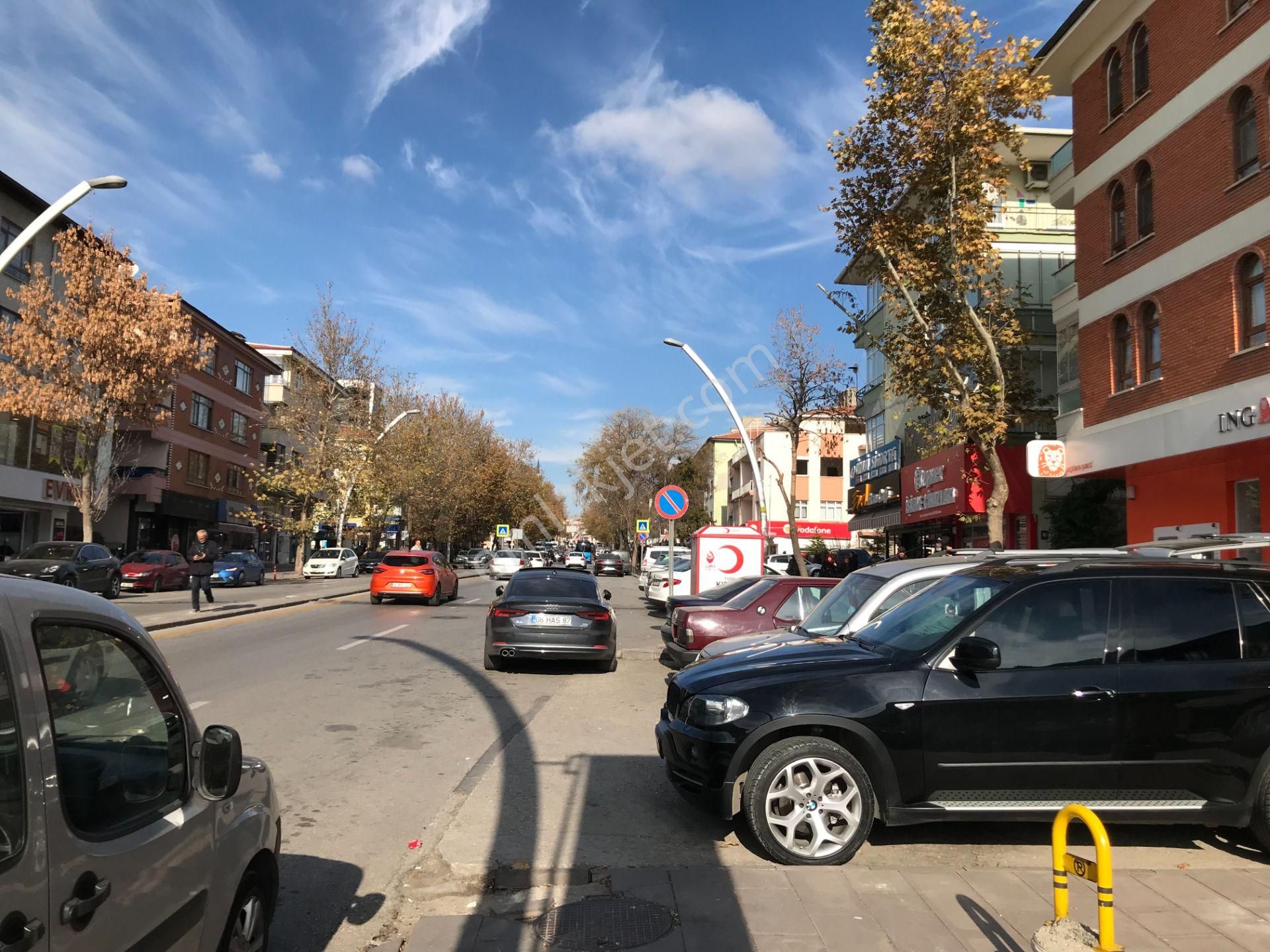 Mecidiye'de 4+1 Ön Cephe Asansörlü Kızlarpınarı Cad Üzerinde