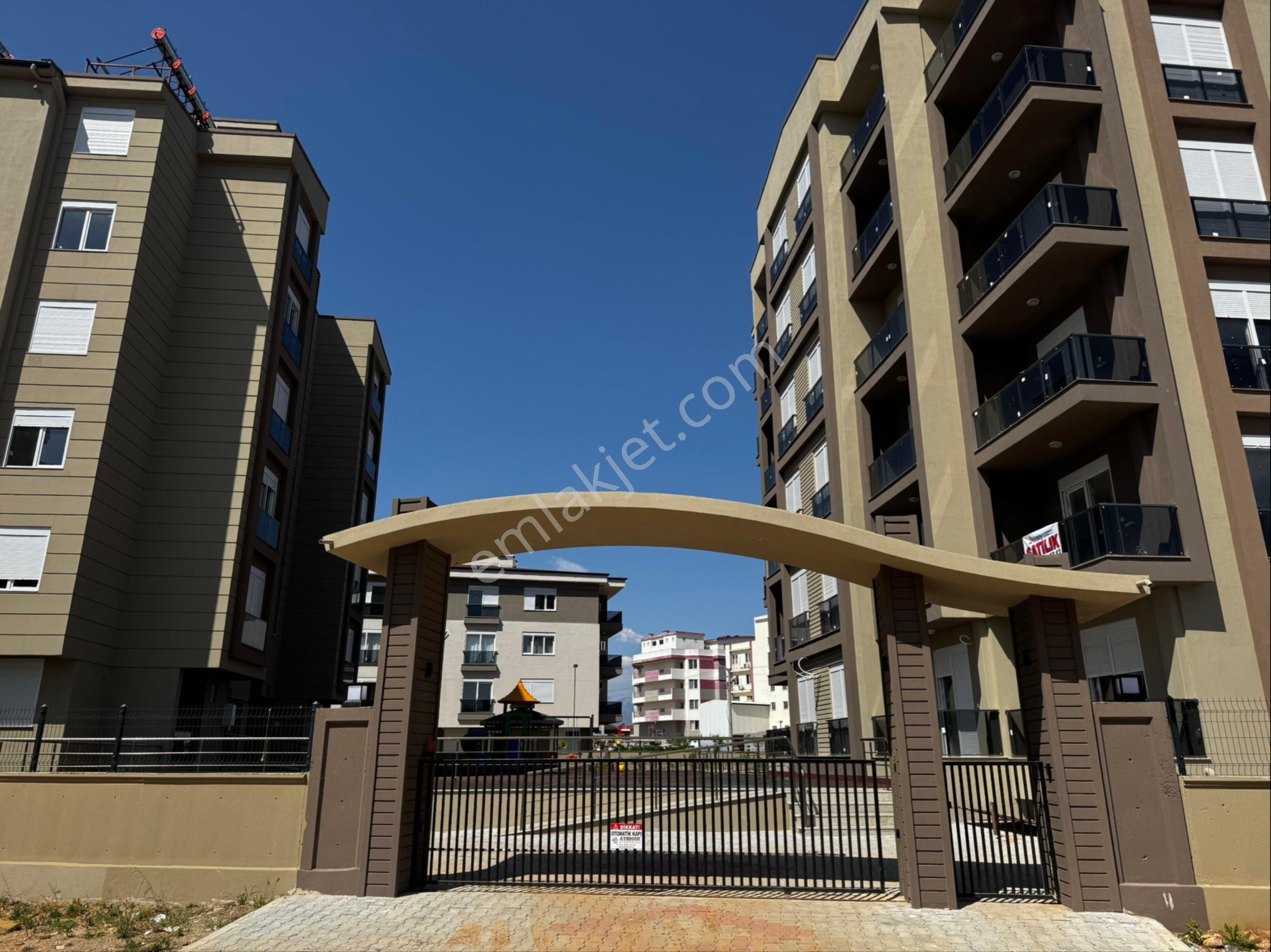 Göksu’da Site İçerisinde Satılık 2+1 Daire