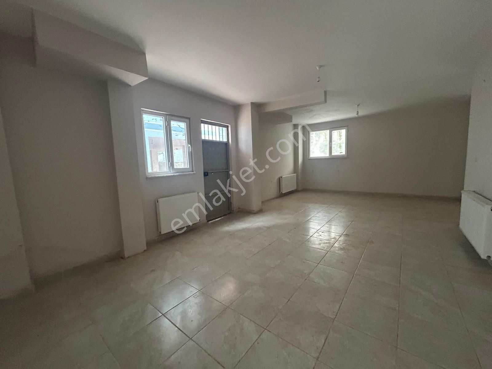 **70 M2 Kiralık Dükkan**