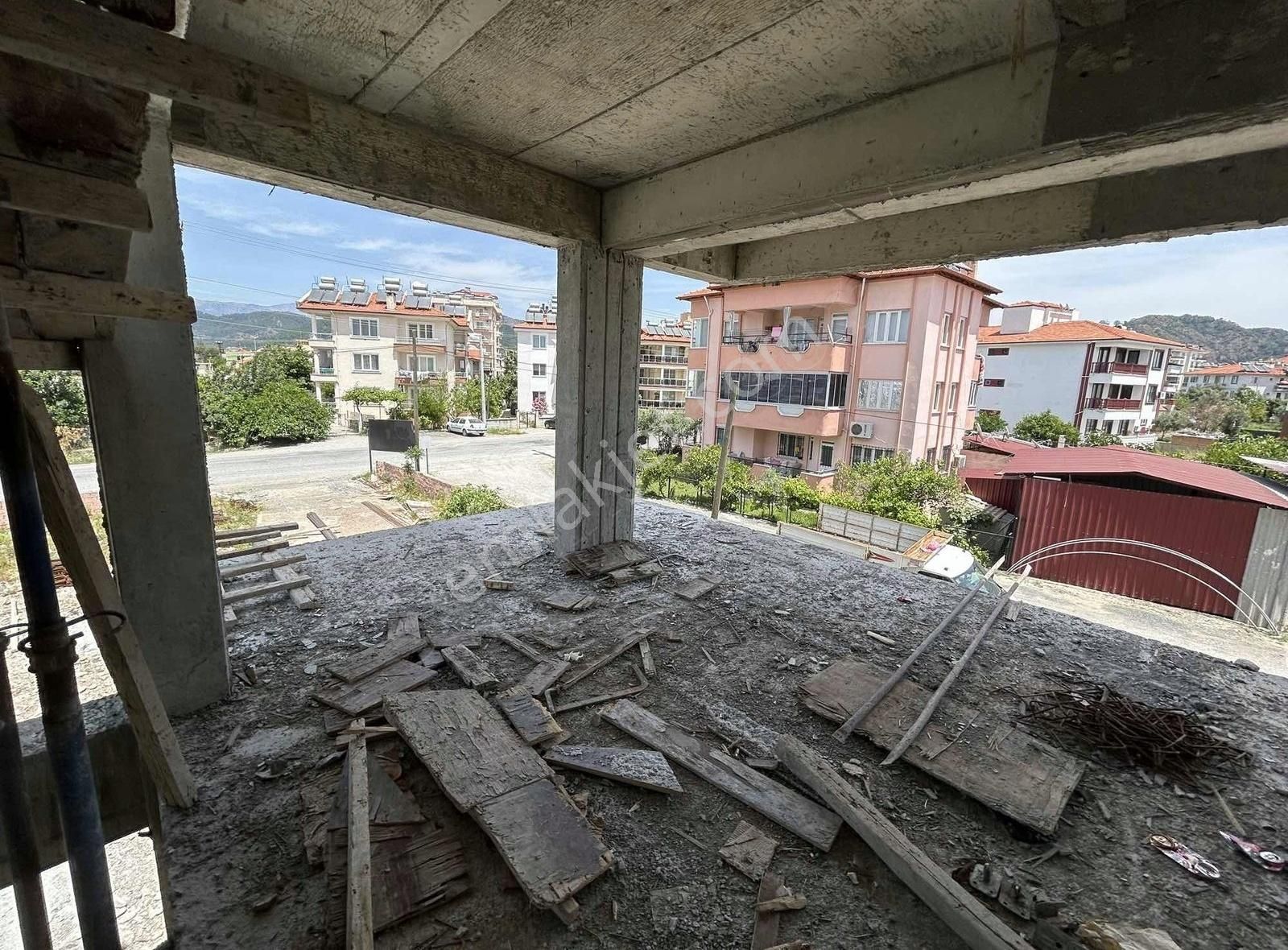 Ortaca Merkezde Satılık 3+1 Havuzlu Daire
