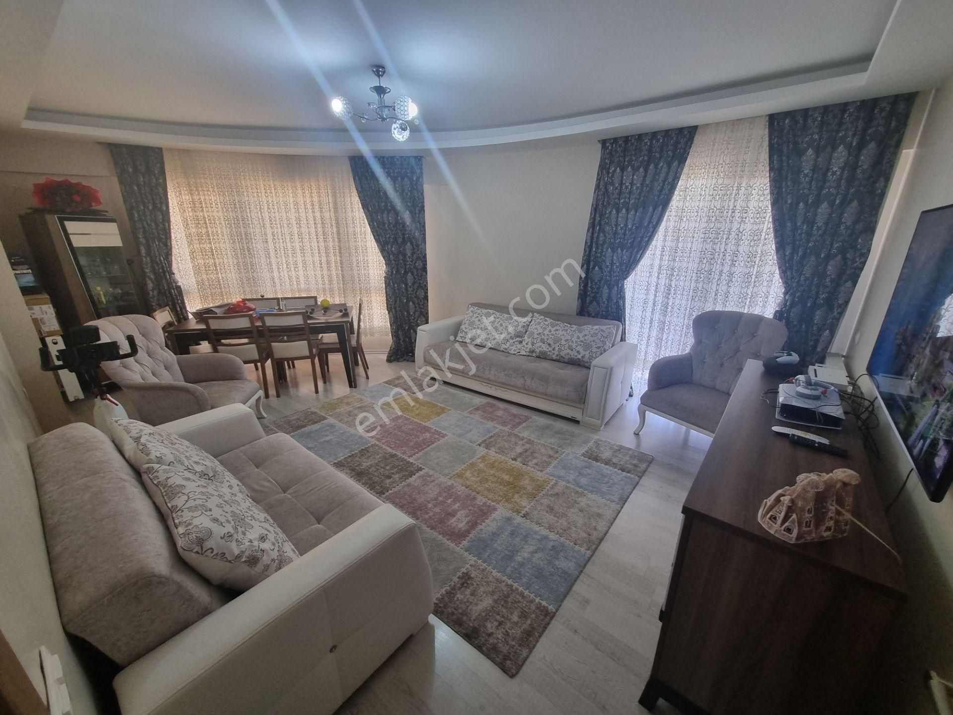 Çiğli Esentepe Mah. Deniz Ve Şehir Manzaralı Satılık 3+1 Daire