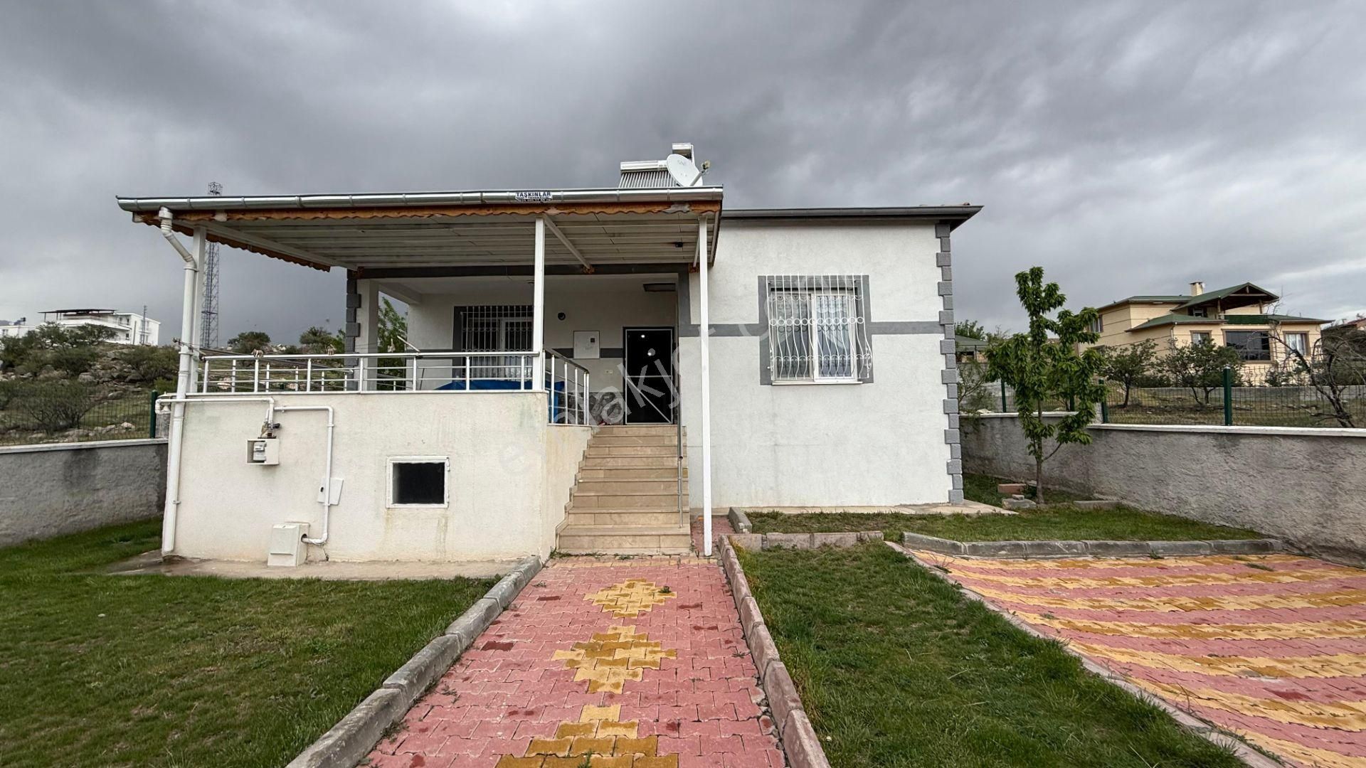 Öz Gaye Emlaktan Develi M.akif Ersoy Mahallesinde Satılık Müstakil Ev