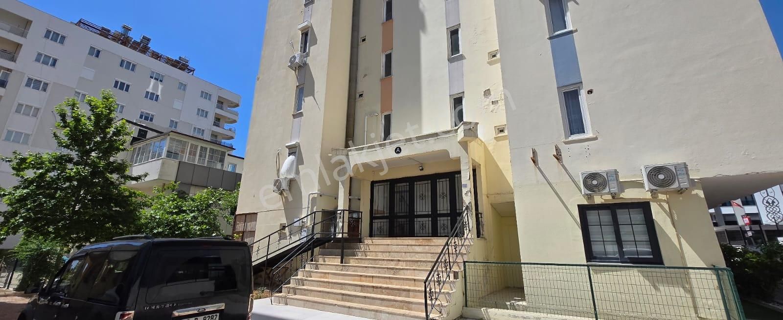 Lara Plajına Yürüme Mesafesinde Site İçinde 2+1 Kiralık Daire