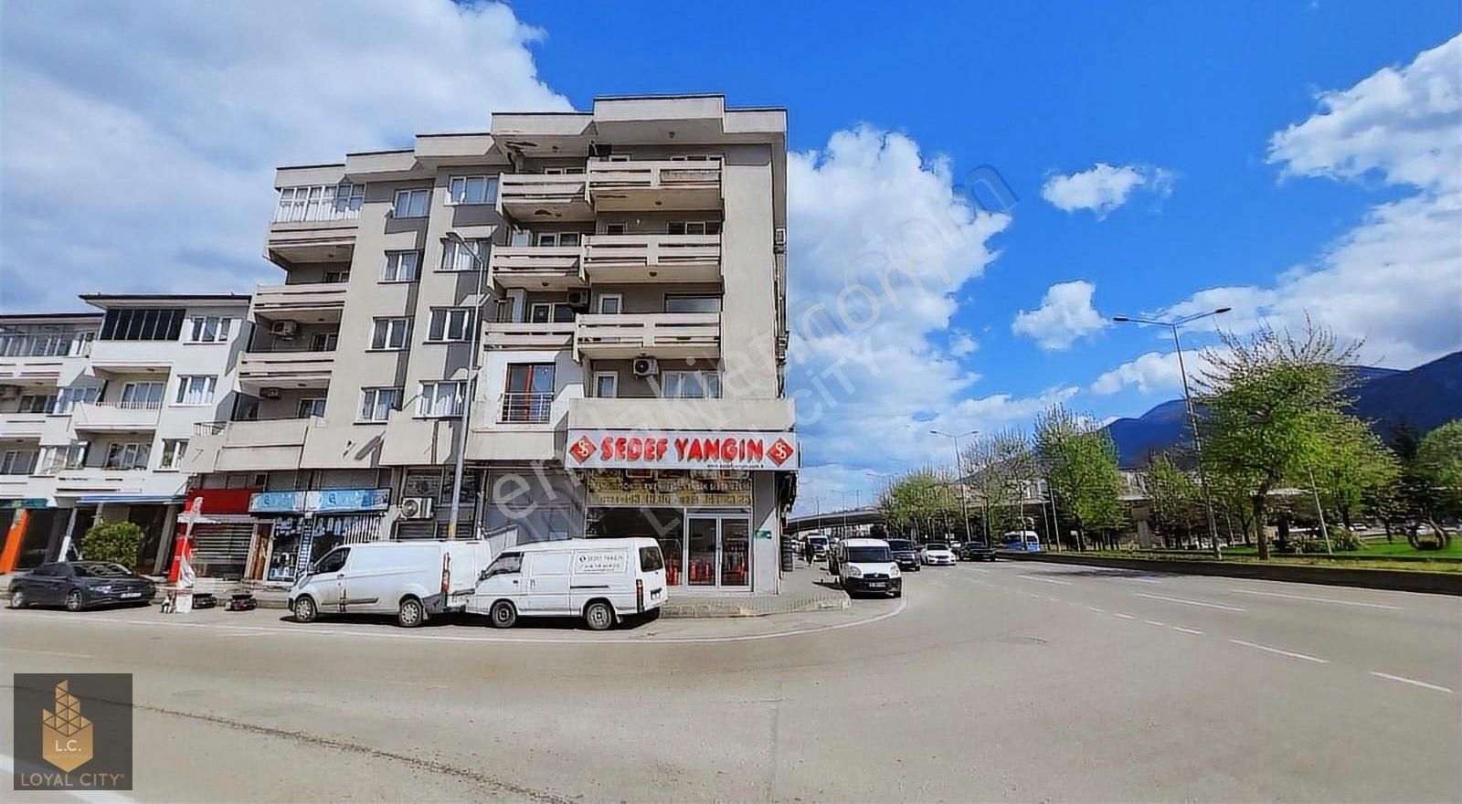 Ankarayolu Cadde Üzerinde Manzaralı Satılık 3+1 Daire