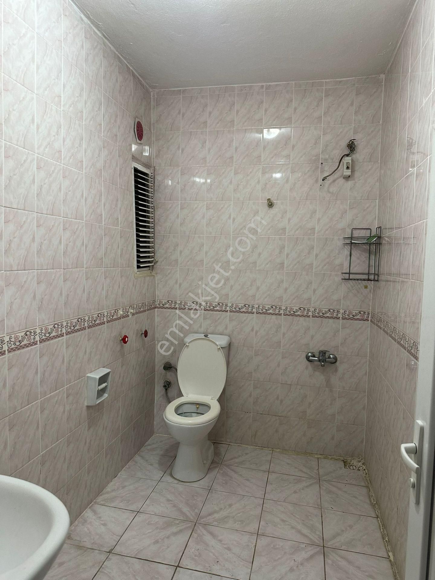 Adana Serinevlerde Doğalgazlı 2+1 Aylık Kiralık Daire !!! Açıklamayı Okuyun Lütfen