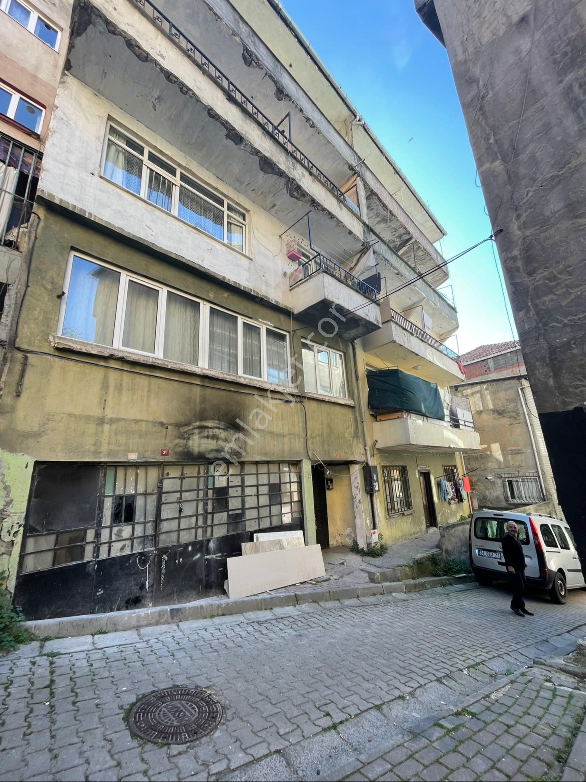 Çağlayan Da Metroya Ve Metrobüs E Yürüme Mesafesinde Satılık Daire