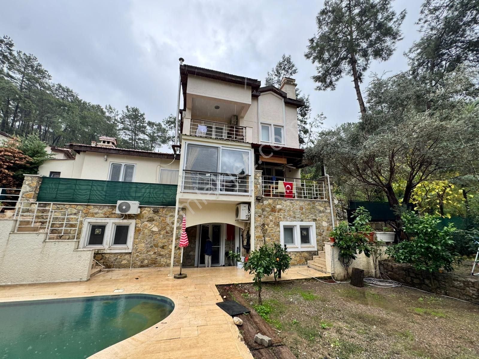 Fehiye Göcek'te Satılık 7+2 Satılık Özel Havuzlu Villa