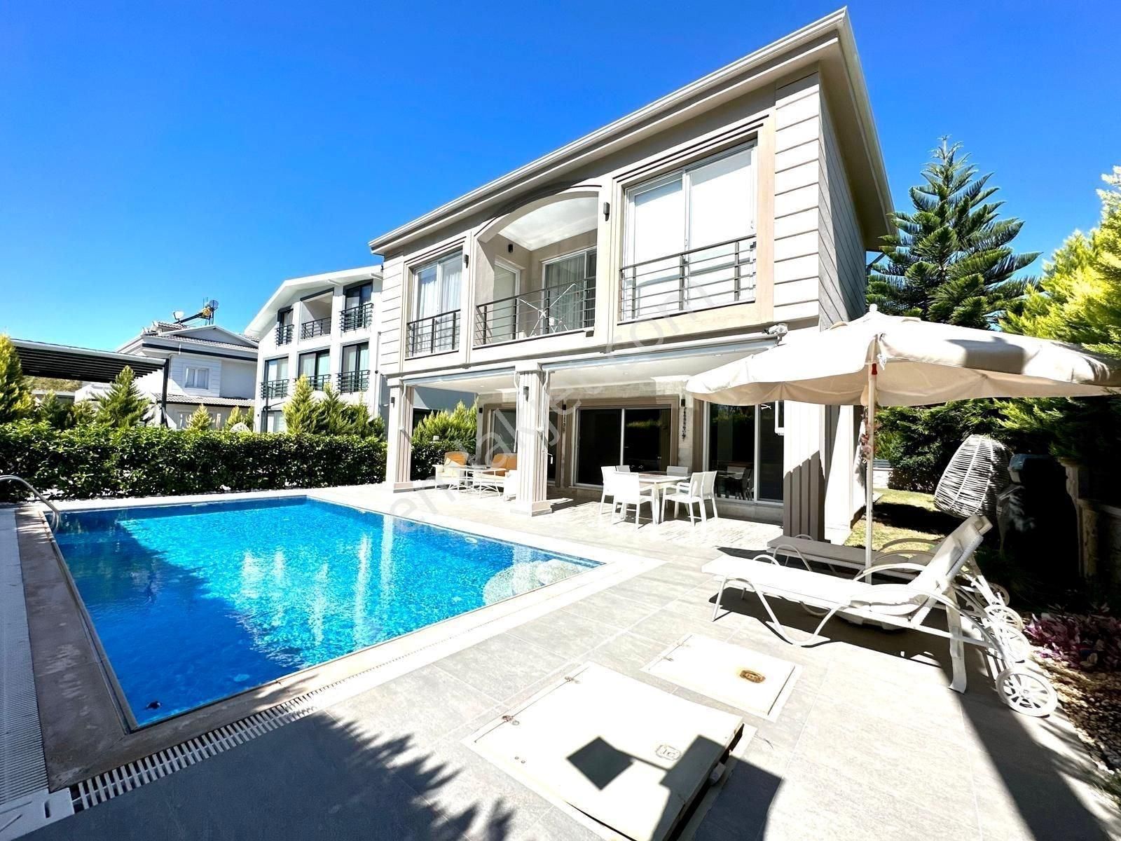 Fethiye Kargıda Doğa İçinde Satılık Lüks Özel Havuzlu 3+1 Geniş Oturumlu Villa