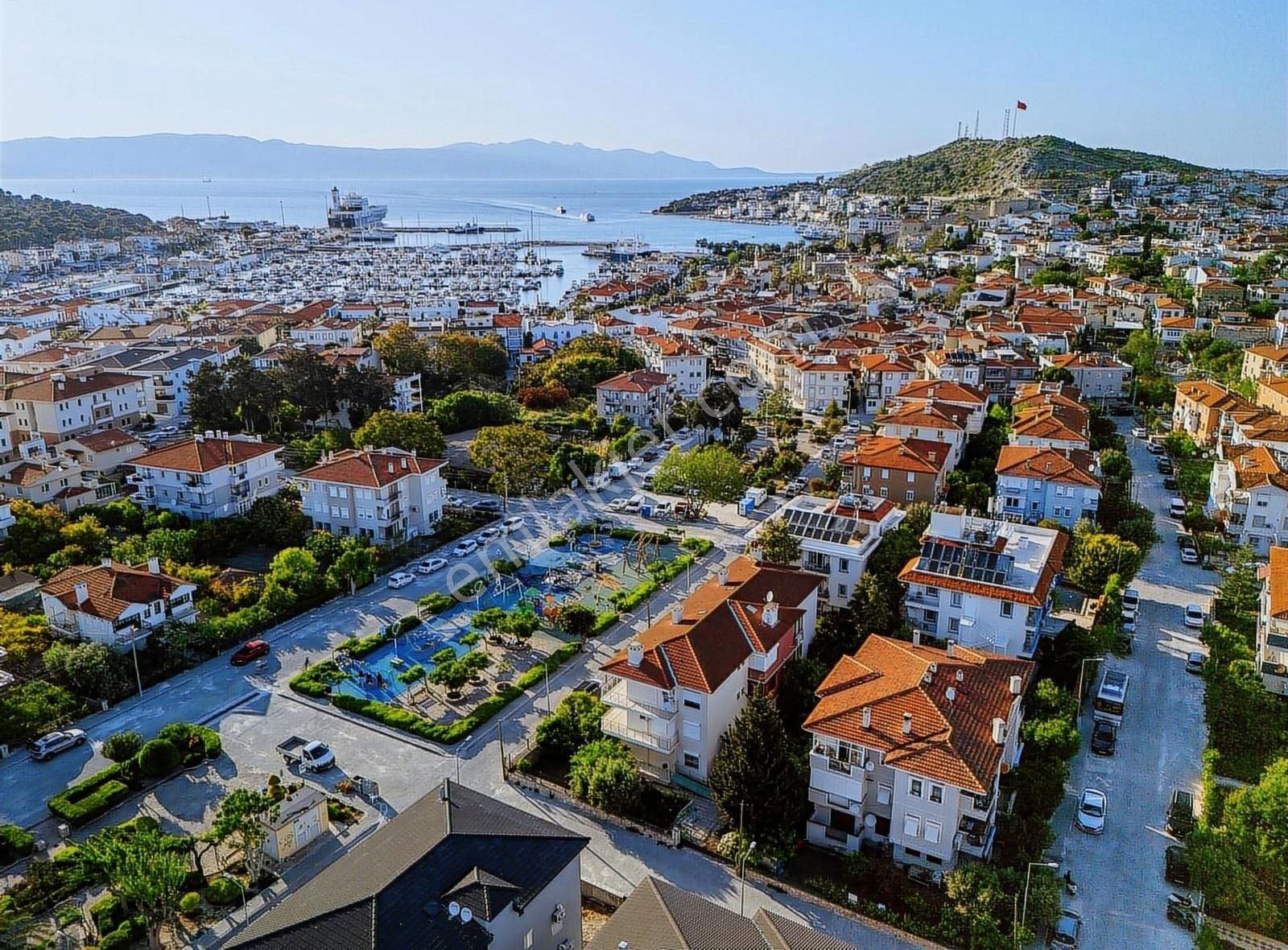 Çeşme Musalla Marina Yakını Kiralık Eşyalı Bahçeli Daire