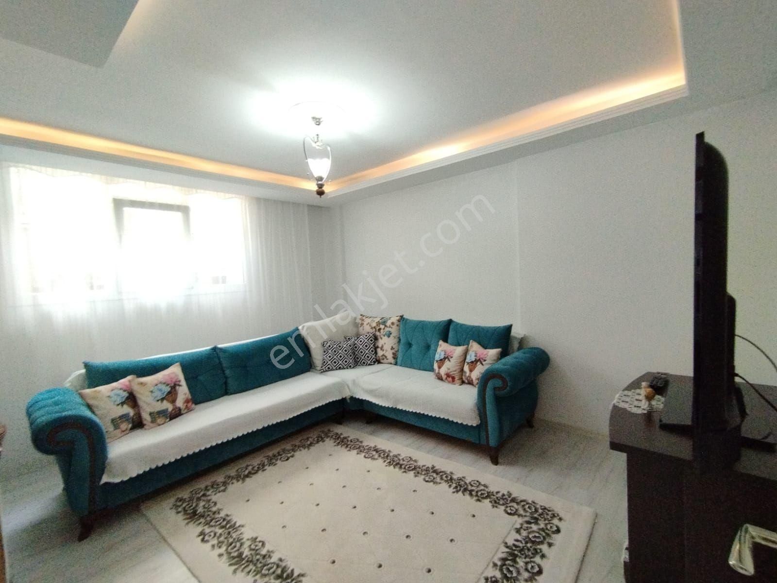 Bahçelievler Şirinevler'de 2+1 Bahçe Katı 75 M² Daire