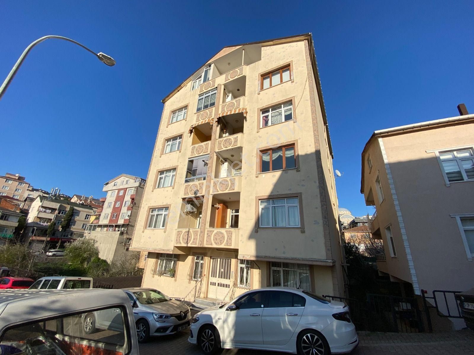 Üsküdar İsmet İnönü Caddesi 'nde 2+1 Satılık Daire