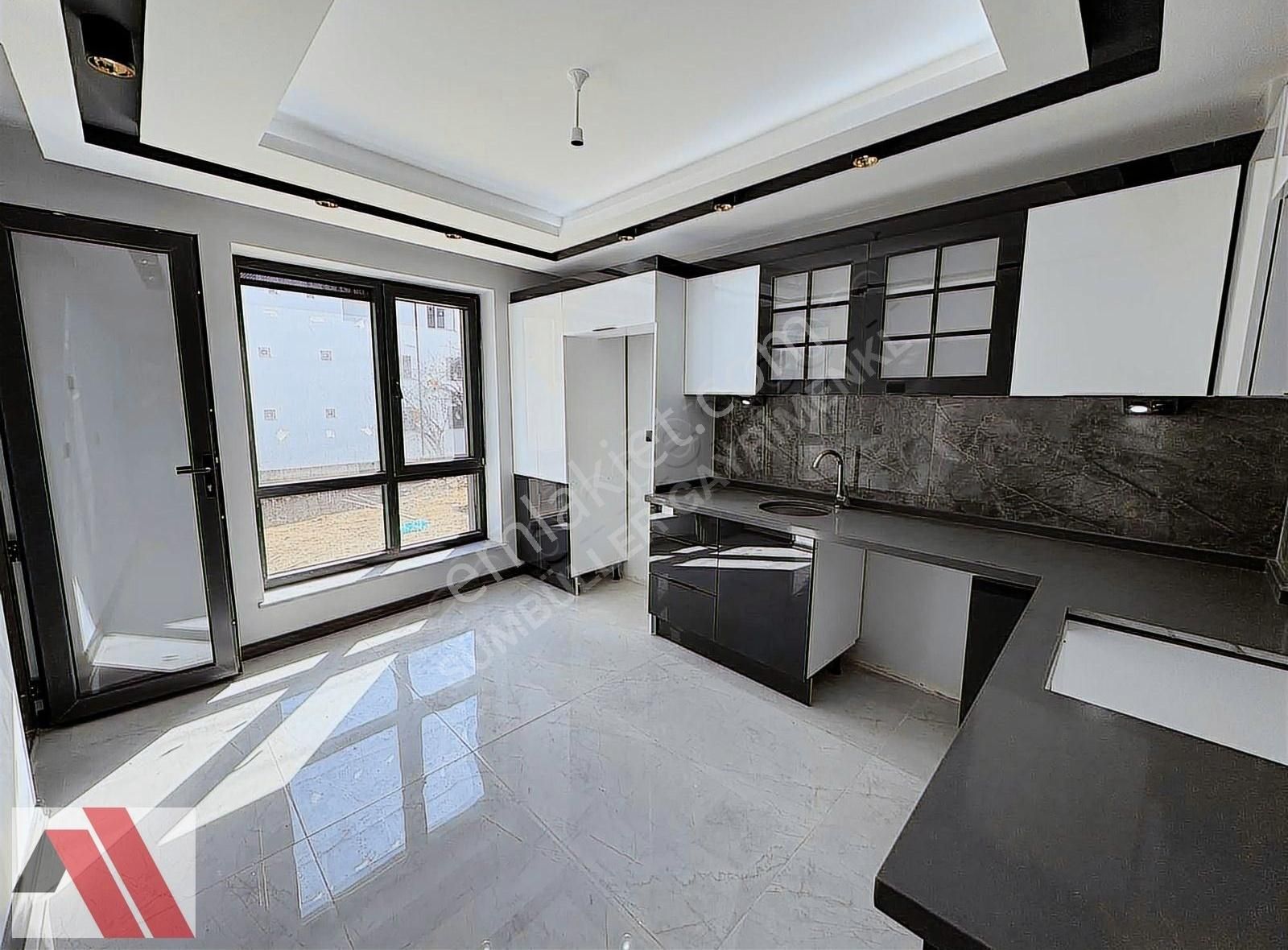 Sümbüller'den Katta Tek Daire Y.ısıtmalı E.banyolu Şık 3+1 Daire