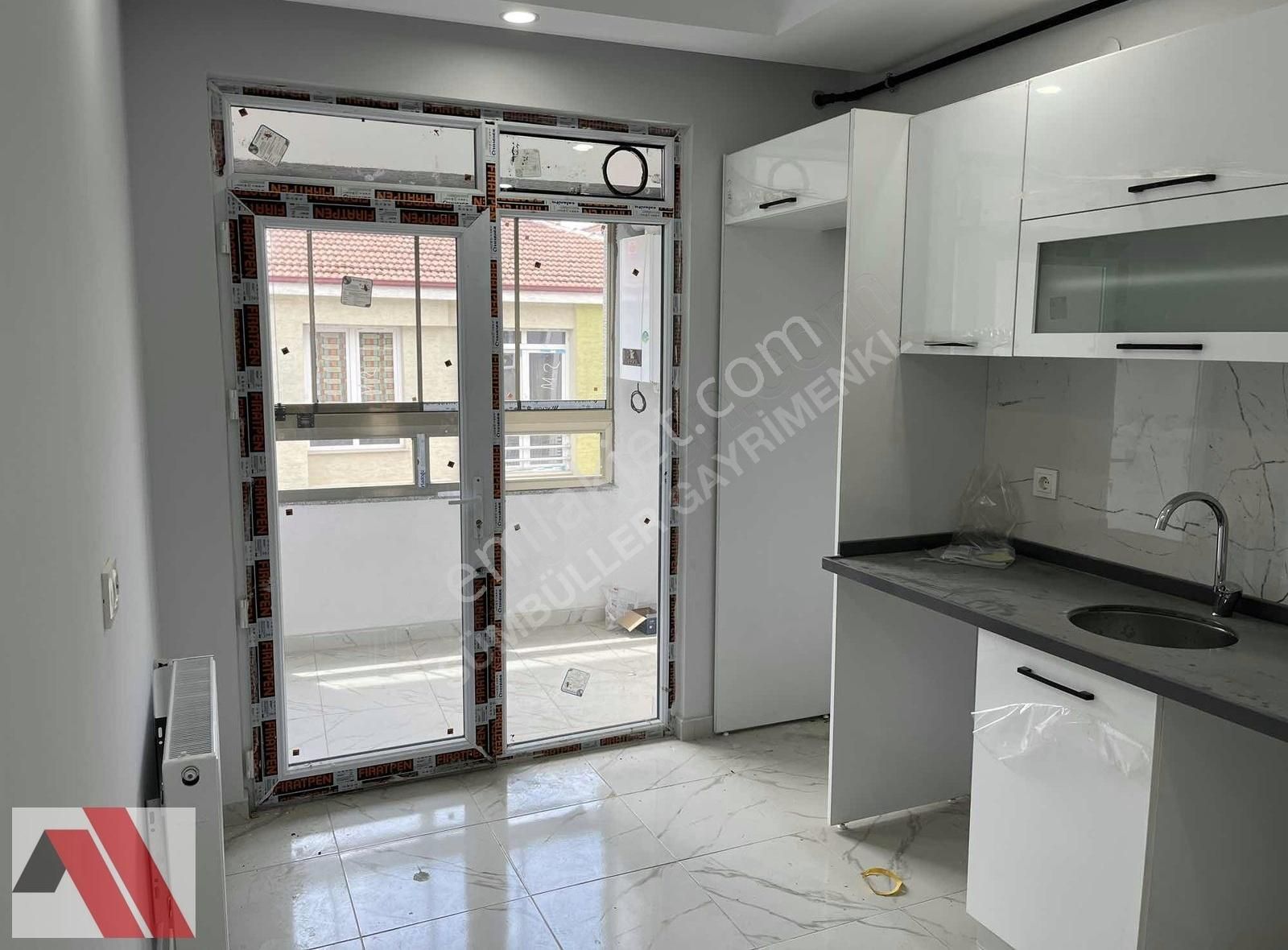 Sümbüller'den Kanal 26 Yakını İskanlı İçinizi Isıtacak Modern2+1