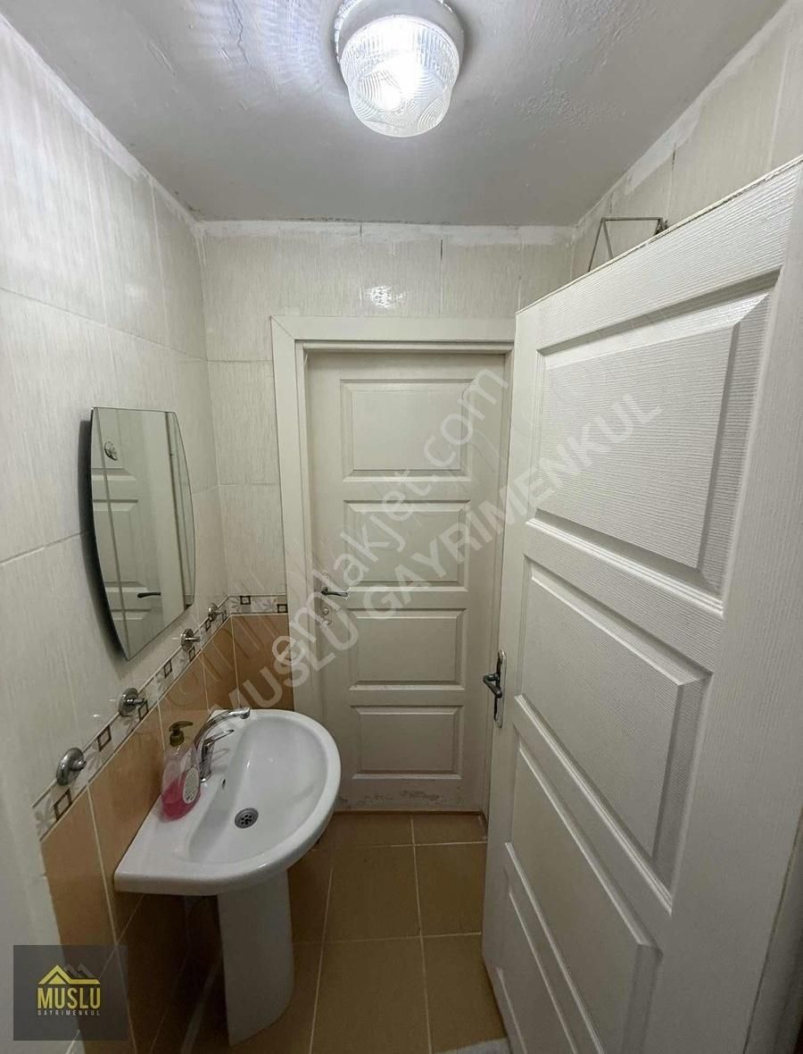 Muslu Gayrimenkulden Nazar Ekmek Arkasında Satılık 2+1 Daire