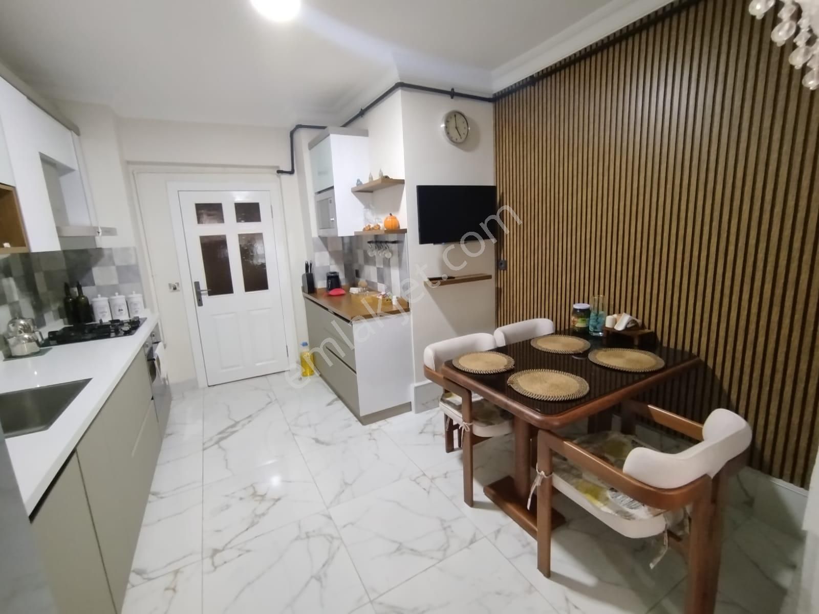 Satılık 3+1 Ful Yapılı Daire- Asansörlü- Metro Yakınında