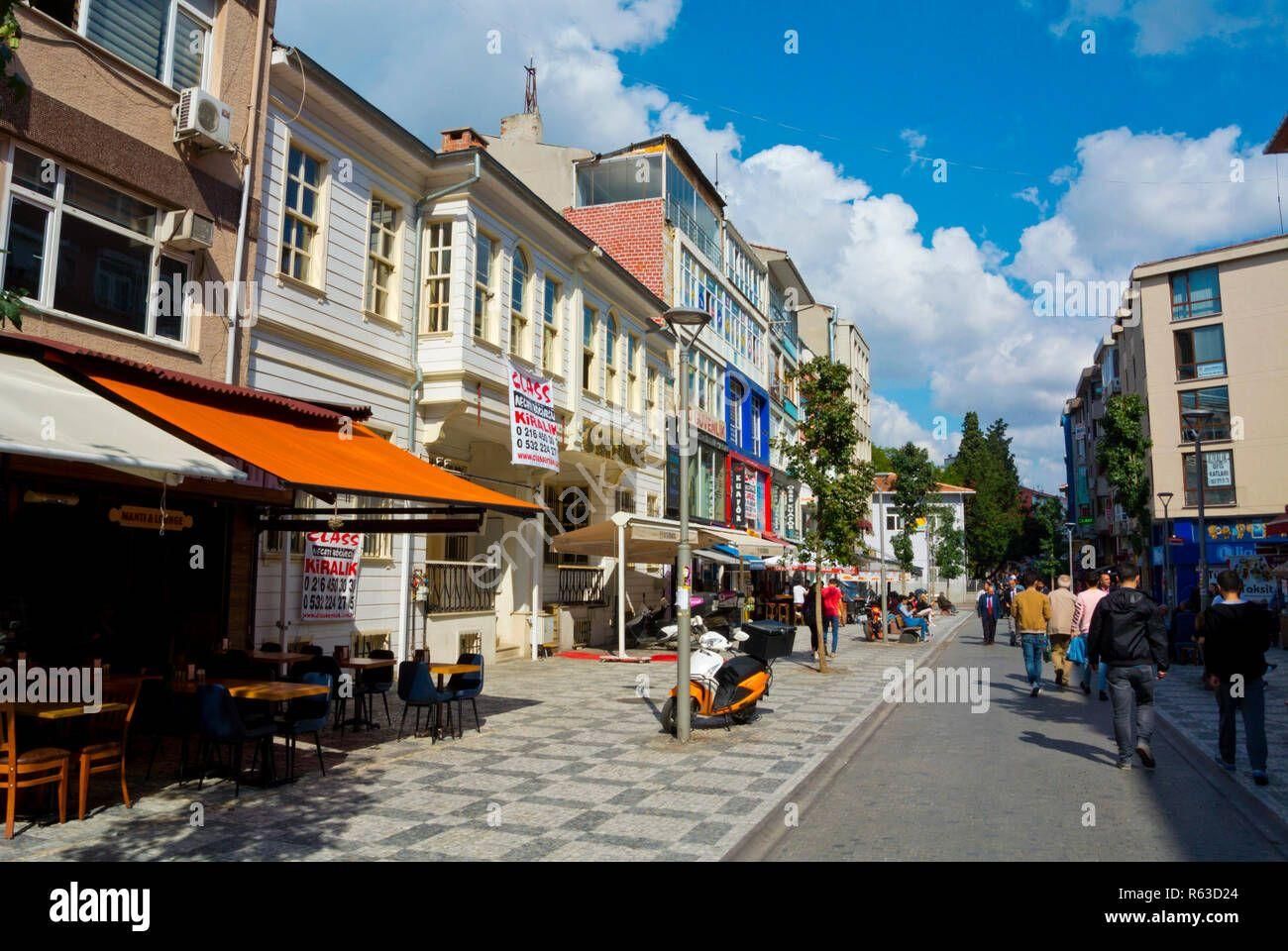 Kadıköy Halitağa Caddesinde Ön Kullanımlı Cafe