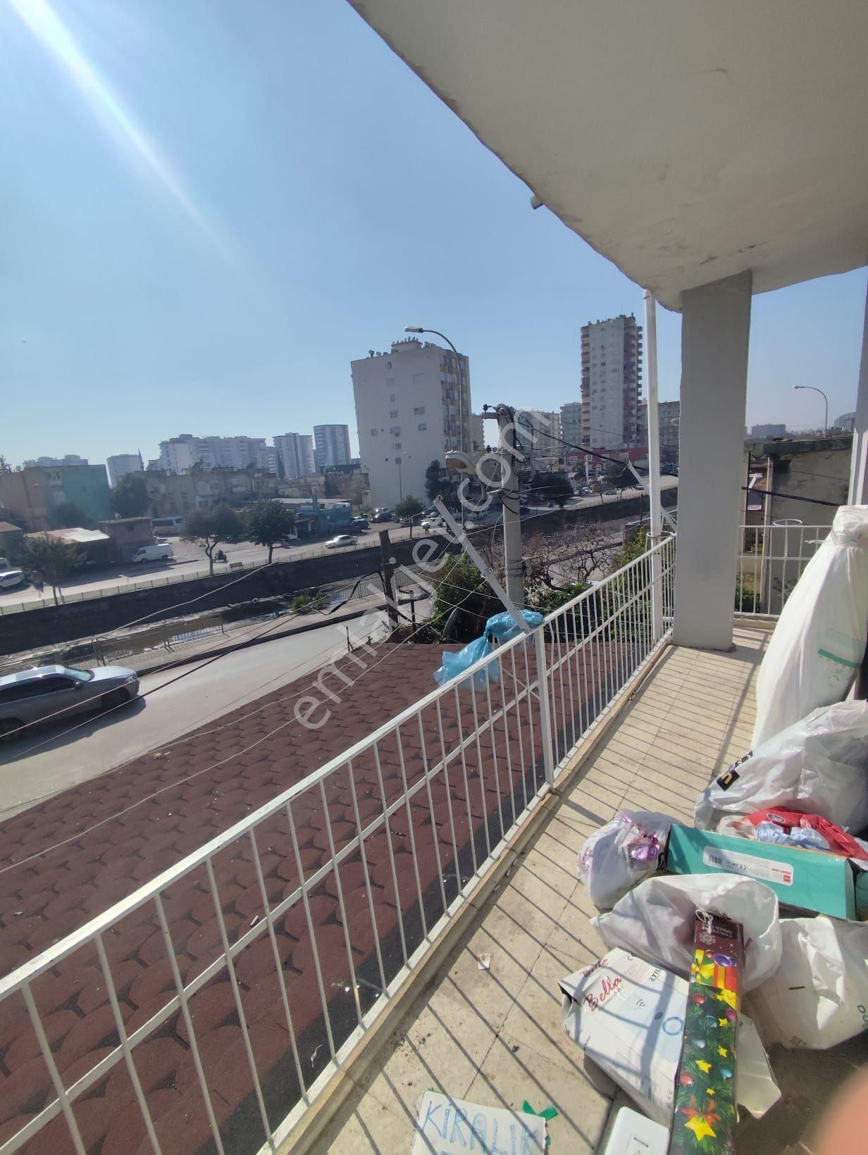 Kanal Kıyı Boyu Civarı Eşyalı Daire 3/1
