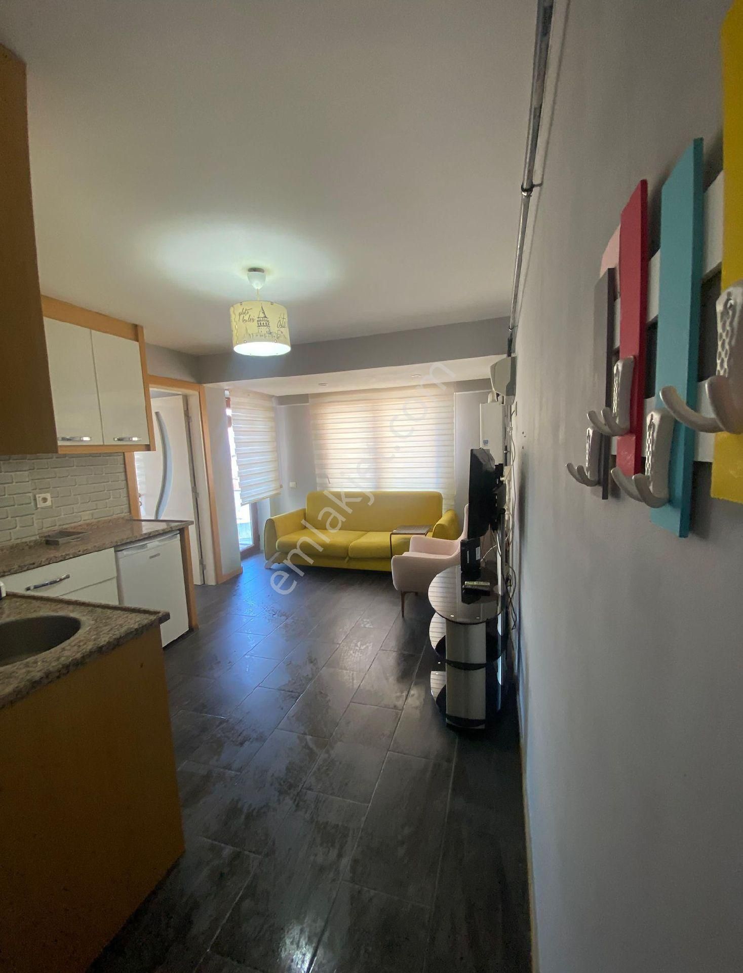 Pelitlibağ'da Cadde Üzeri Ara Kat Yerden Isıtmalı Kiralık Apart