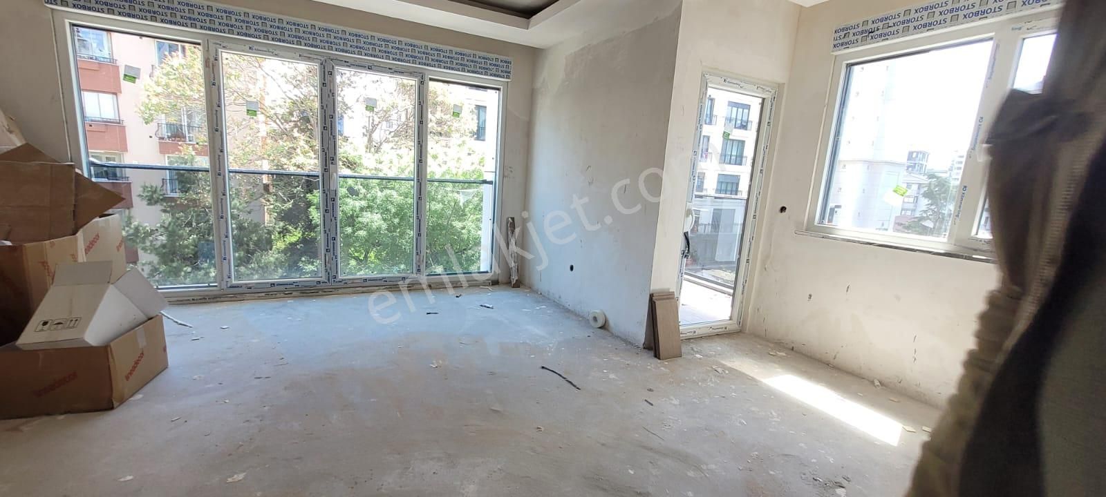Şenesenevlerde Merkezi Konumda Yeni Binada Ebevyn Banyolu 95m2