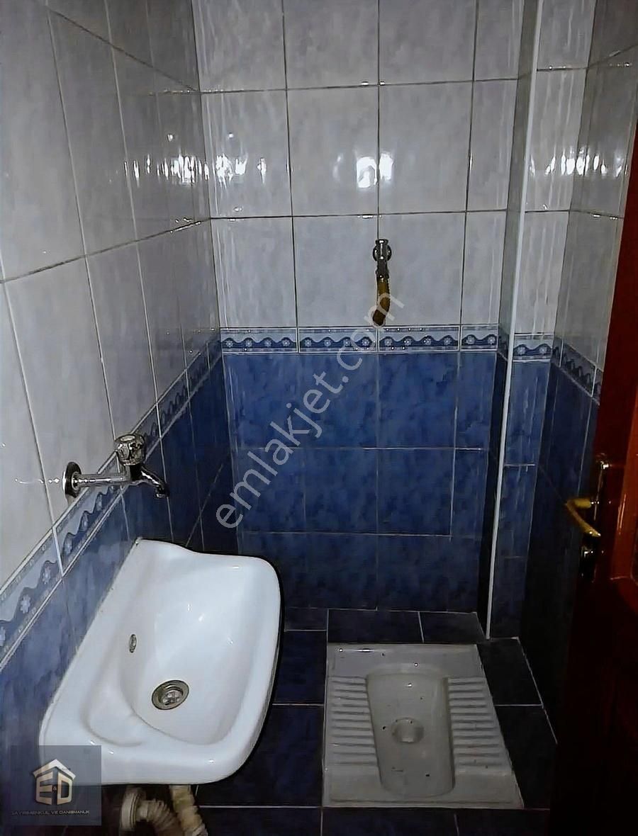2 Nolu Bostancı Mezarlık Caddesi Üzerinde Satılık Daire