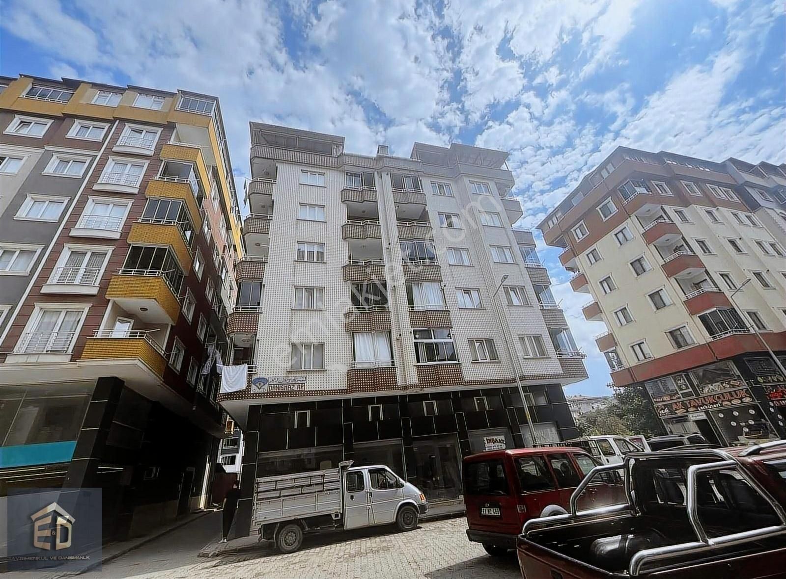 Araklı Merkez'de Satılık 200m2 Doğalgazlı Dublex Daire