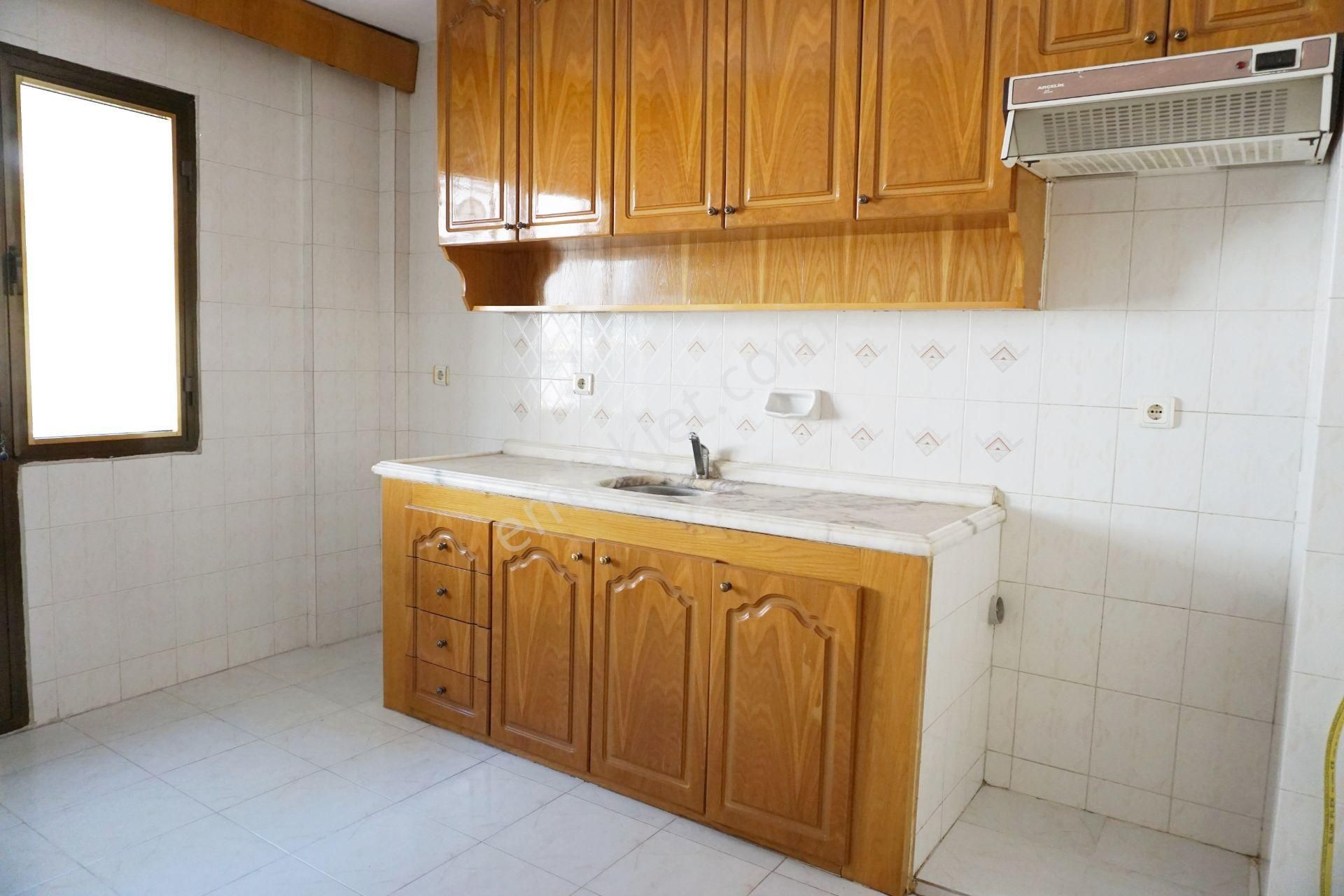 Küçükçiğlide Kiralık 2+1 Doğalgazlı+asansörlü Çiğli Serkan Dan
